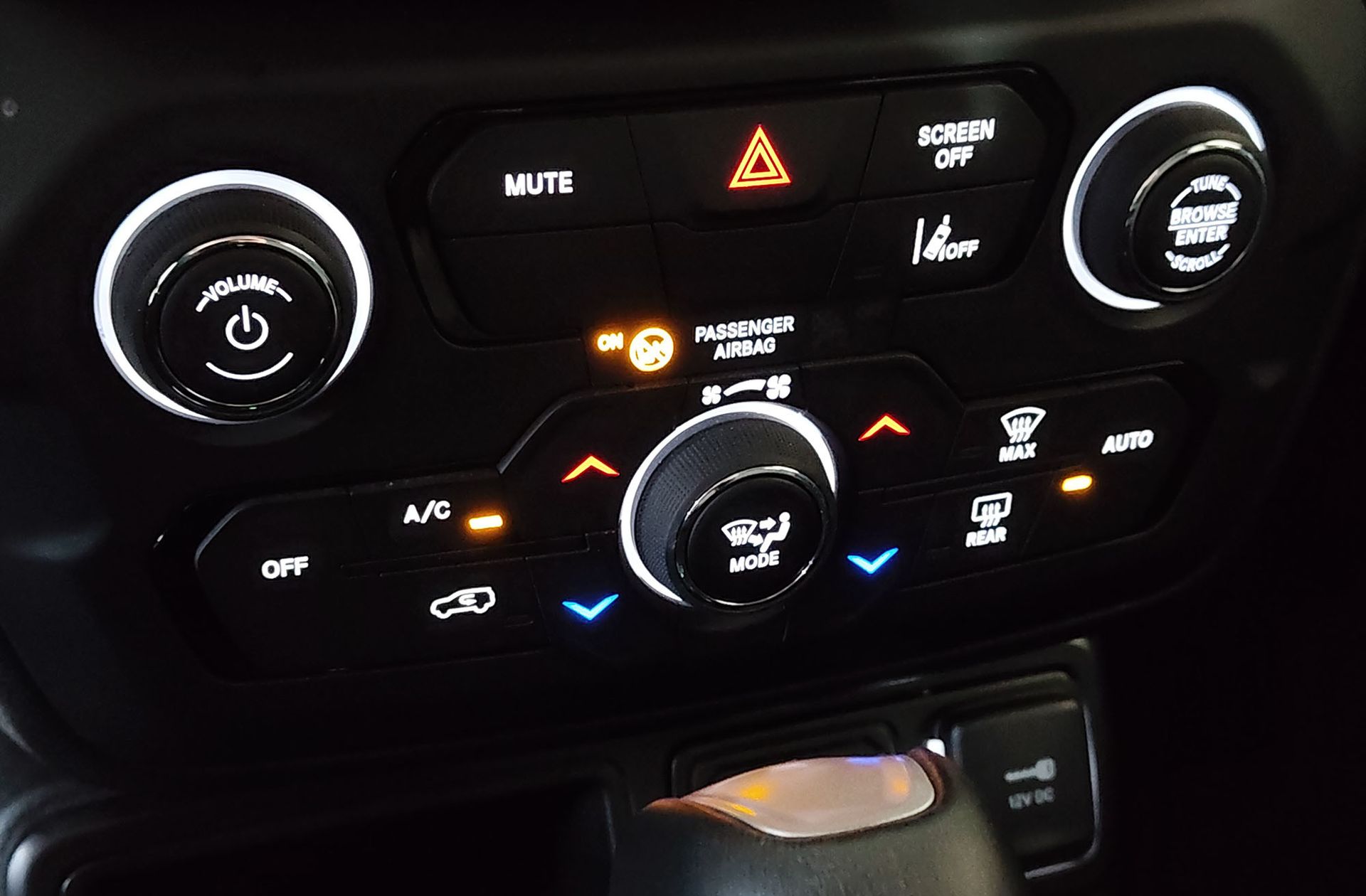 Jeep Renegade eHybrid 1.5 Altitude DCT - foto 30