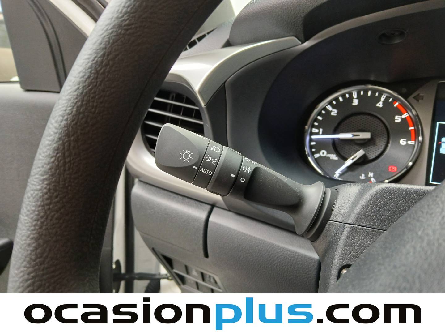 Extras y acabados del Toyota Hilux Toyota Hilux 2.4 D-4D Doble Cabina GX (150 CV)