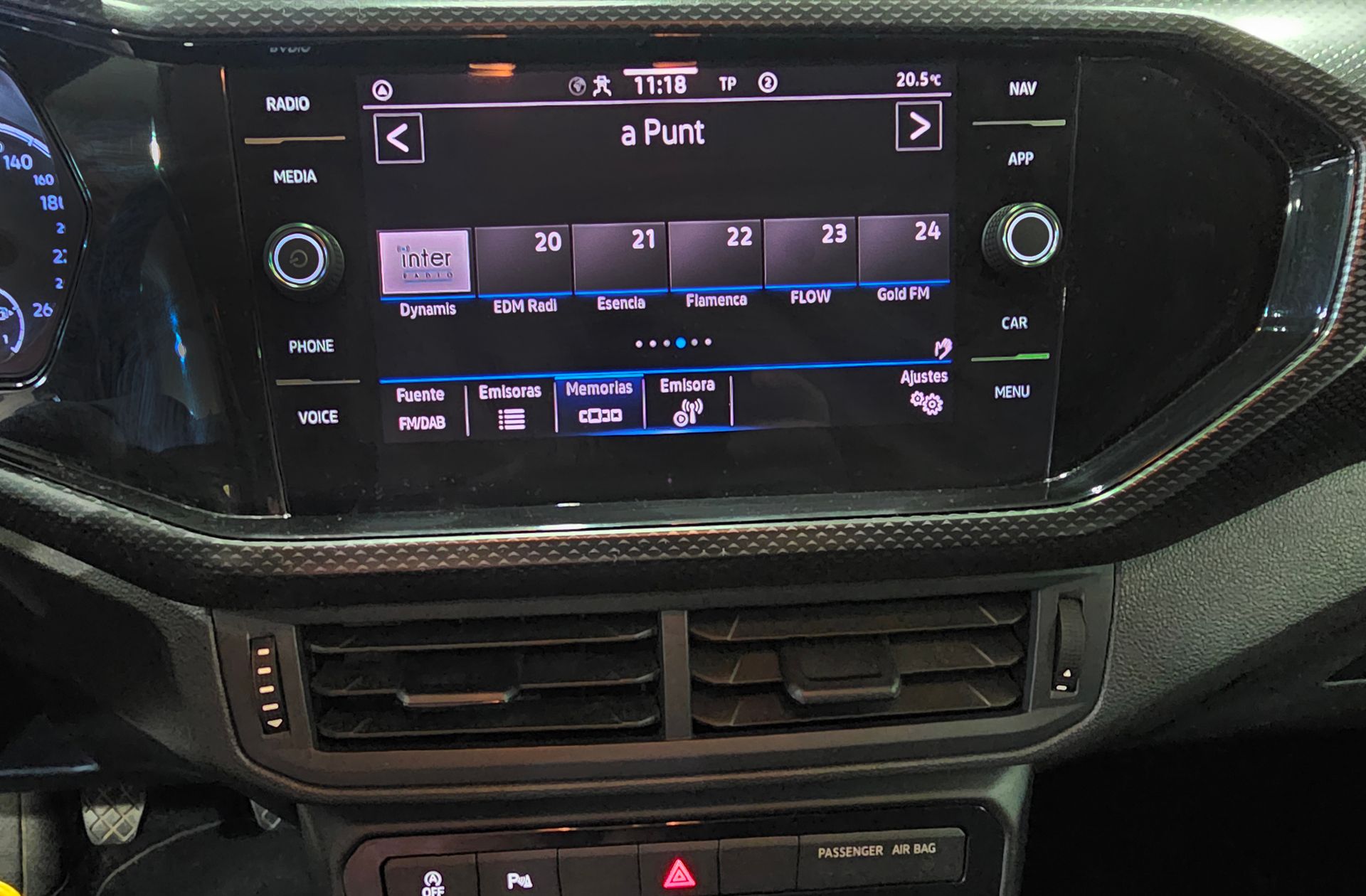 Volkswagen T-Cross Advance 1.0 TSI - foto 34