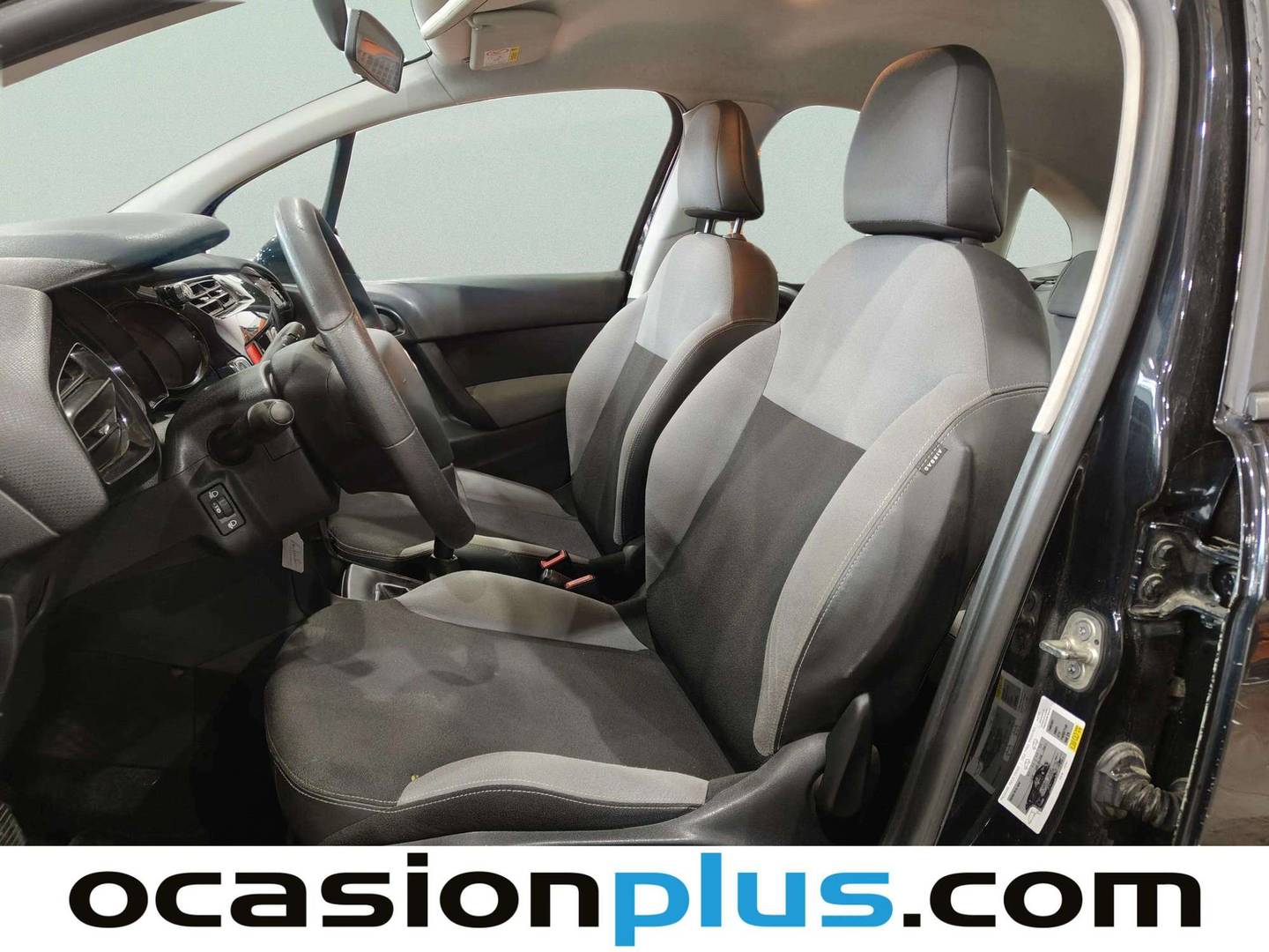 Foto asientos delanteros Citroën C3 Citroën C3 PureTech 68 Tonic (68 CV)