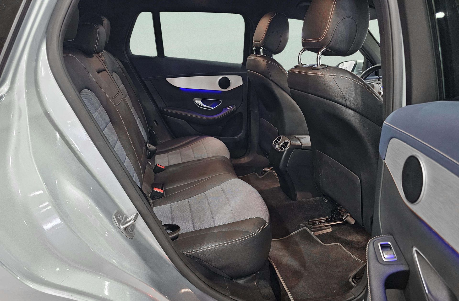 Mercedes-Benz EQC SUV 400 4Matic Pack AMG - foto 25