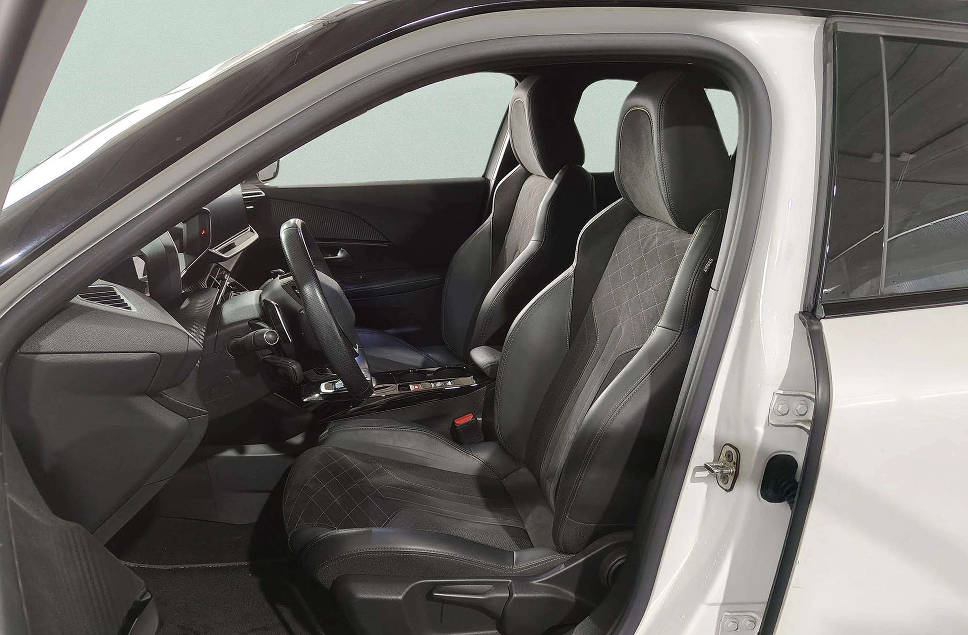 Peugeot 2008 PureTech 155 GT EAT8 - foto 15