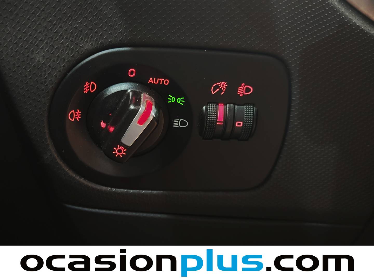 Equipamiento del Seat León Seat León 1.2 TSI Style Copa (105 CV)