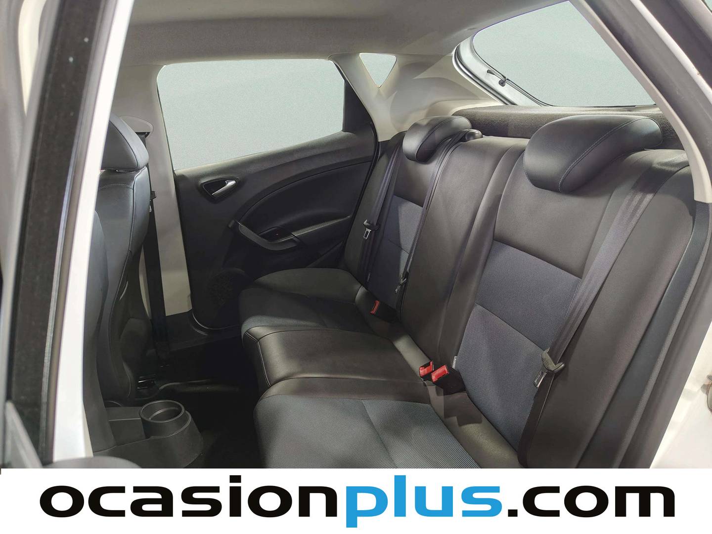 Foto asientos traseros Seat Ibiza Seat Ibiza 1.0 EcoTSI Style Connect Blue  (110 CV)