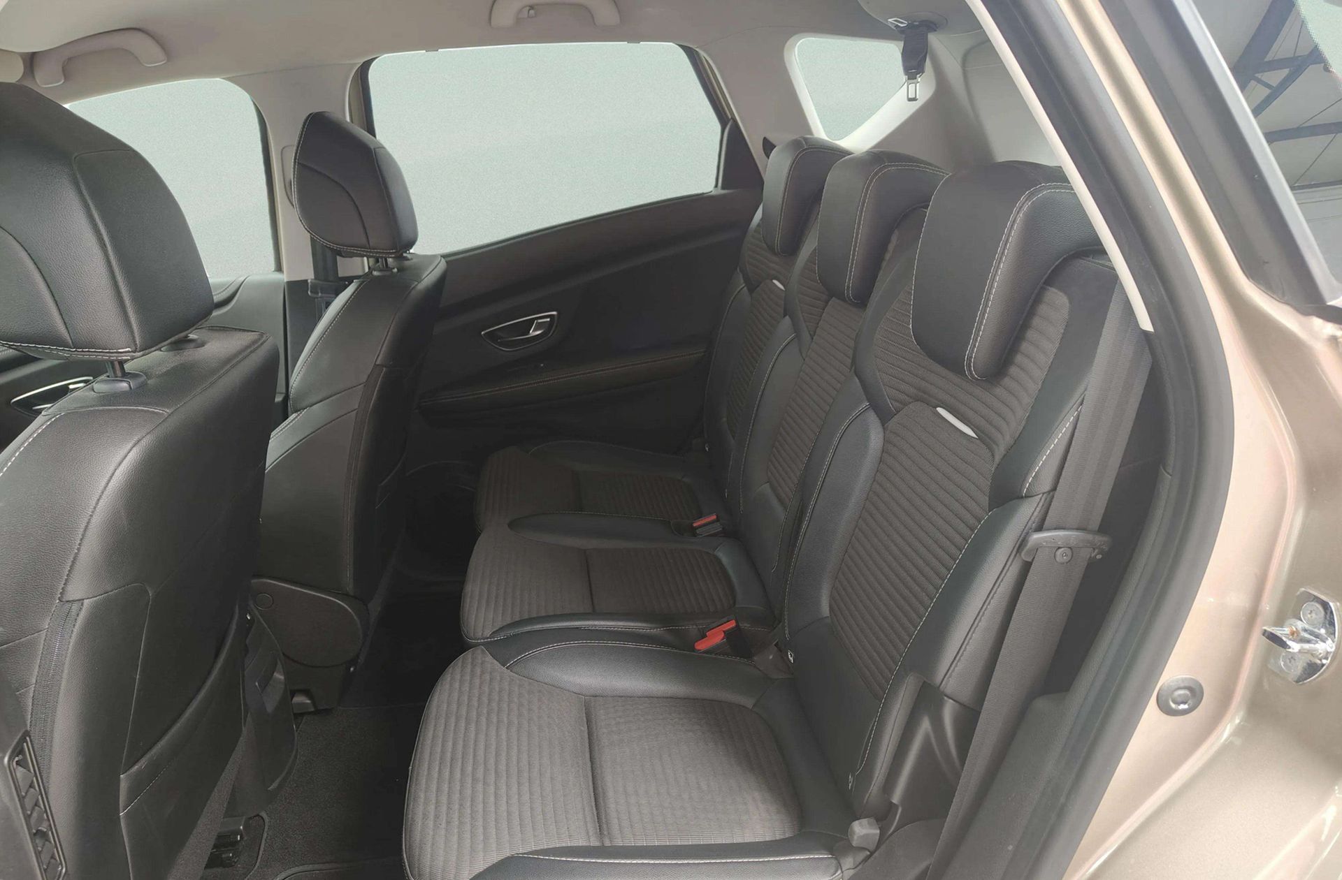 Renault Scénic Zen Blue dCi - foto 12