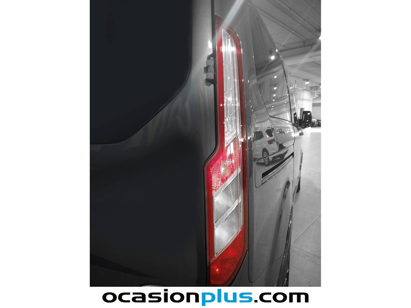 Foto Ford Transit Custom Ford Transit Custom Kombi 2.0 TDCI L1 320 Sport Auto (185 CV) 8 Plazas