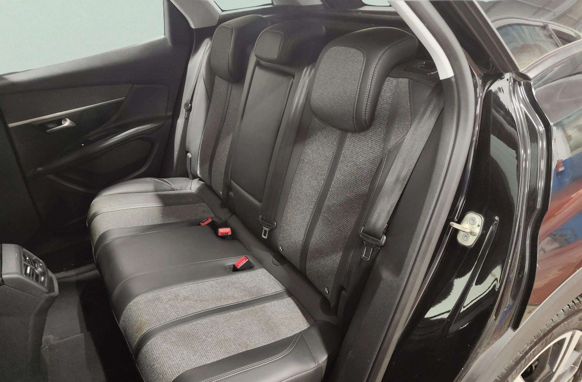 Peugeot 3008 PureTech 130 Allure - foto 12