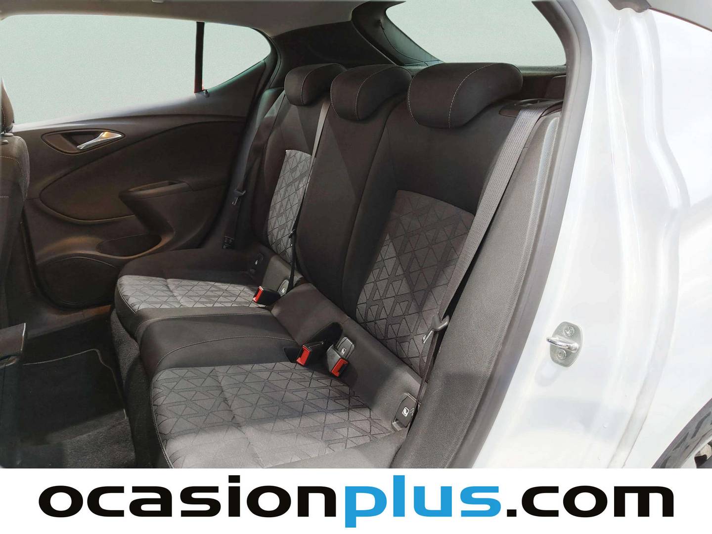 Foto asientos traseros Opel Astra Opel Astra 1.6 CDTI 120 Aniversario (110 CV)