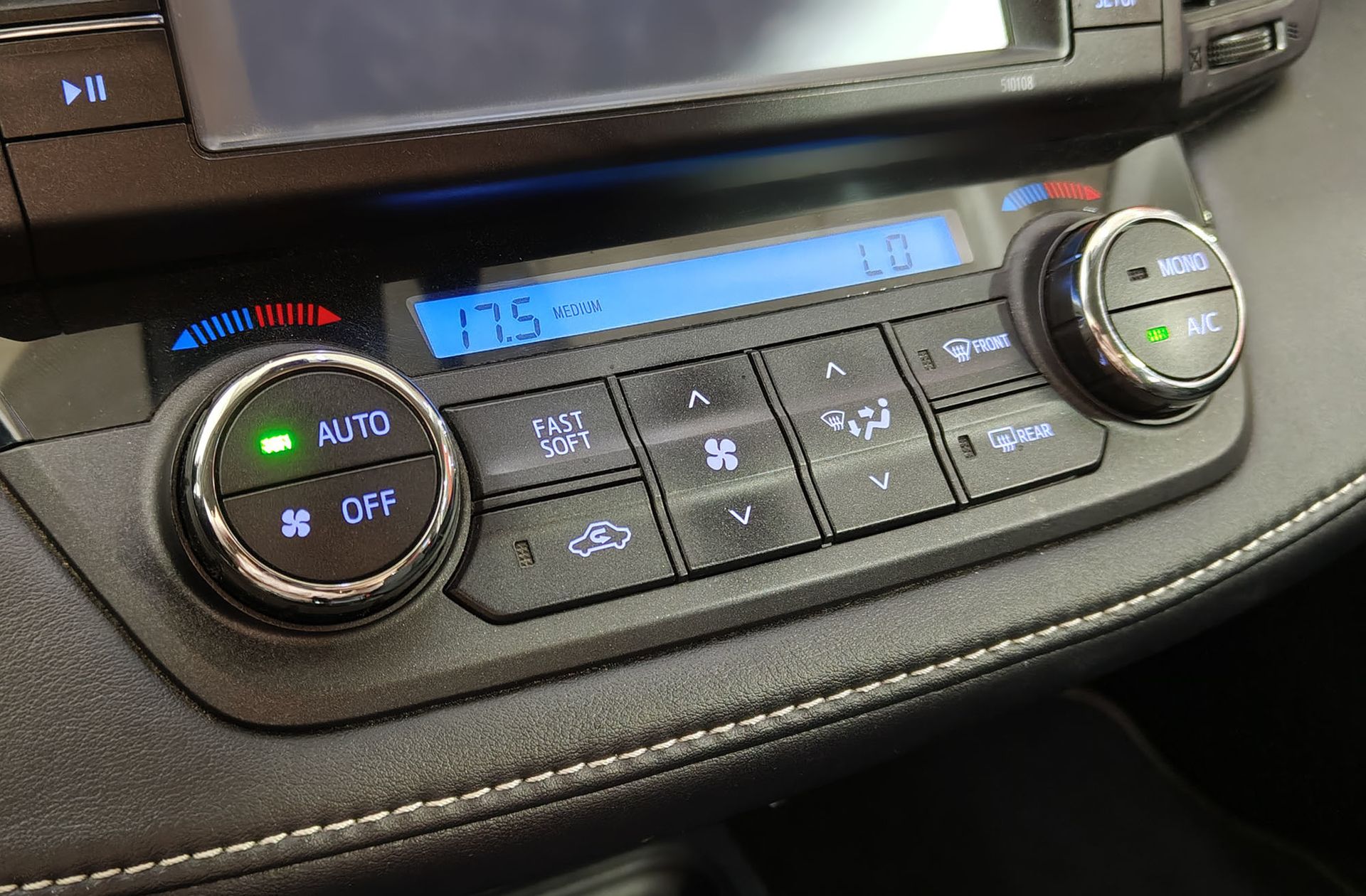 Toyota RAV4 2.5l hybrid Advance Pack Drive 2WD - foto 31