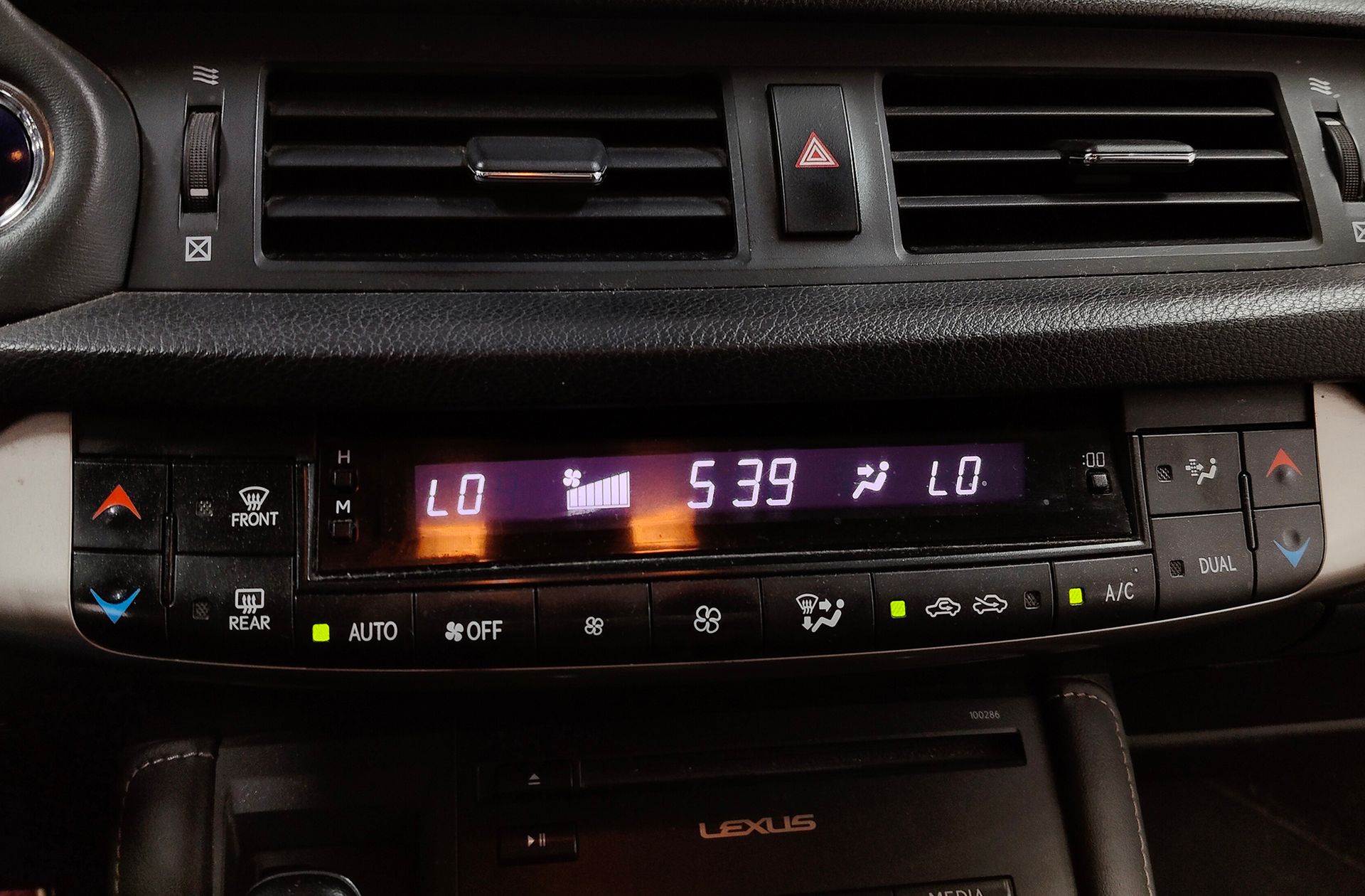 Lexus CT 200h Sport Edition - foto 36