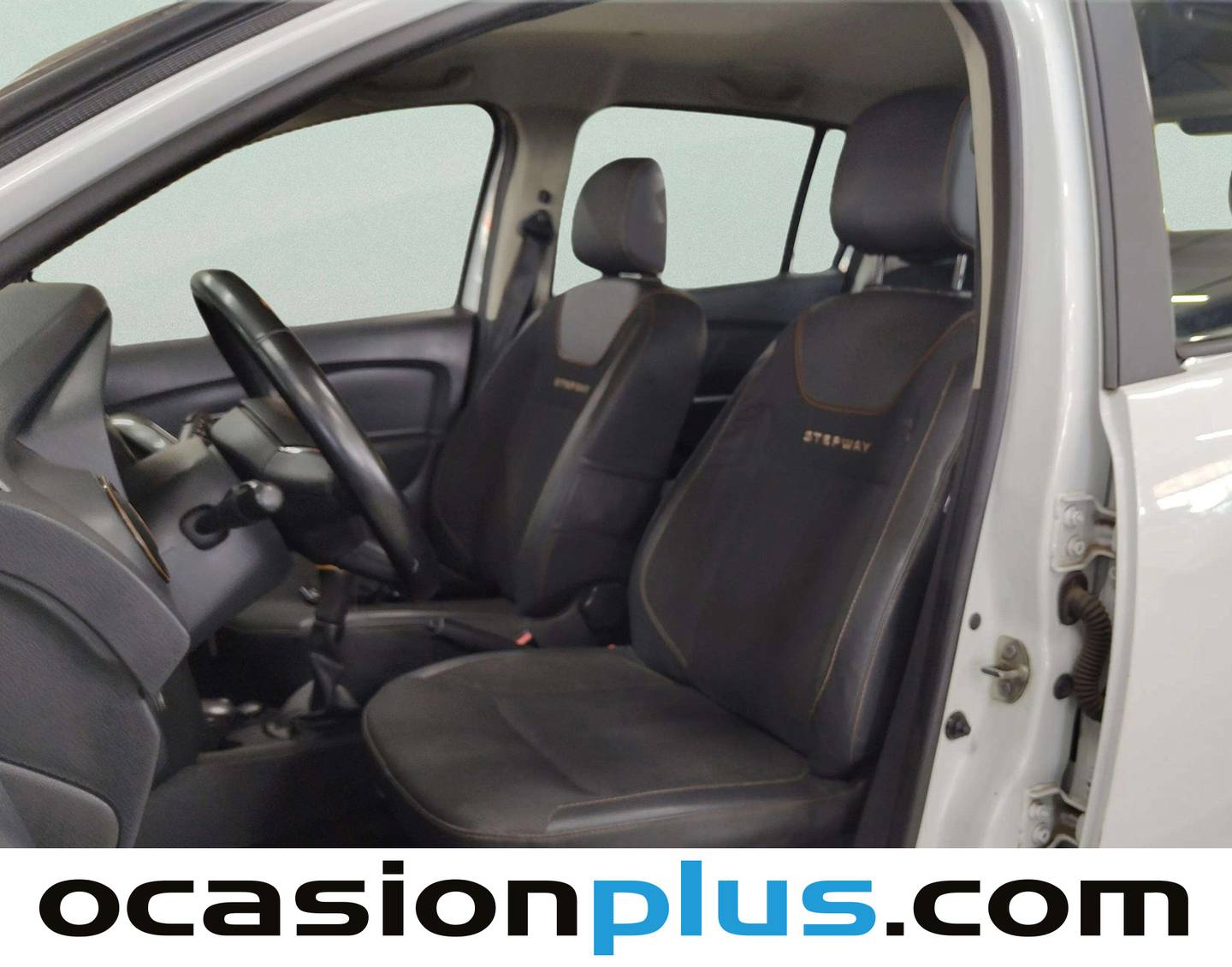 Foto asientos delanteros Dacia Sandero Dacia Sandero dCi 90 SL Trotamundos (90 CV)