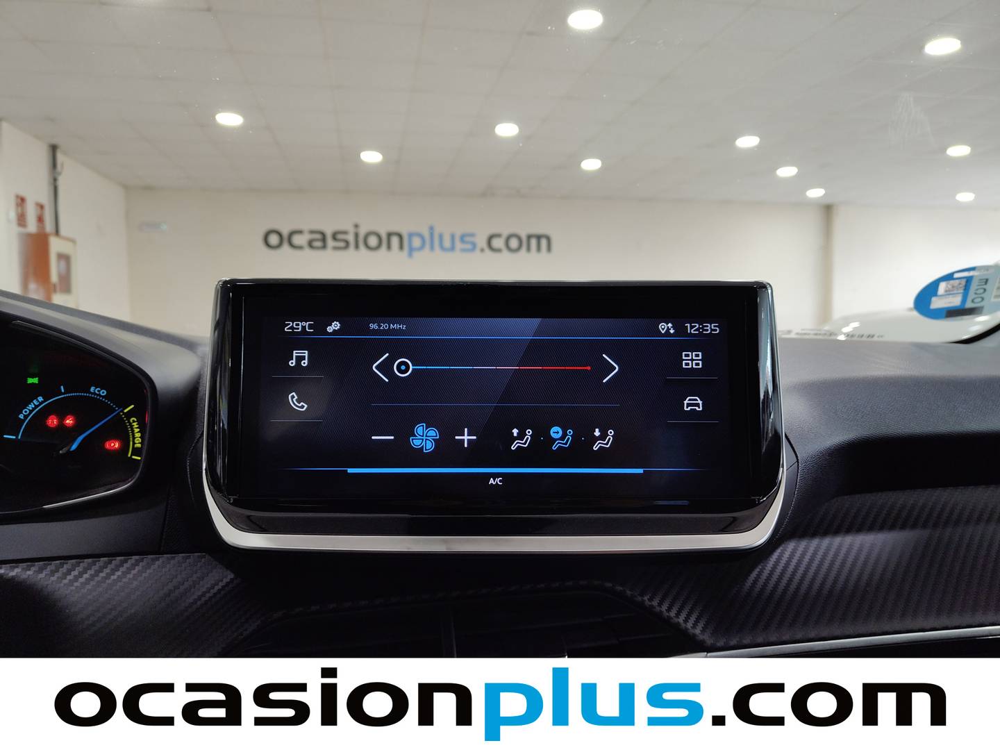Equipamiento del Peugeot 208 Peugeot 208 Style Hybrid 110 eDCS6 (110 CV)