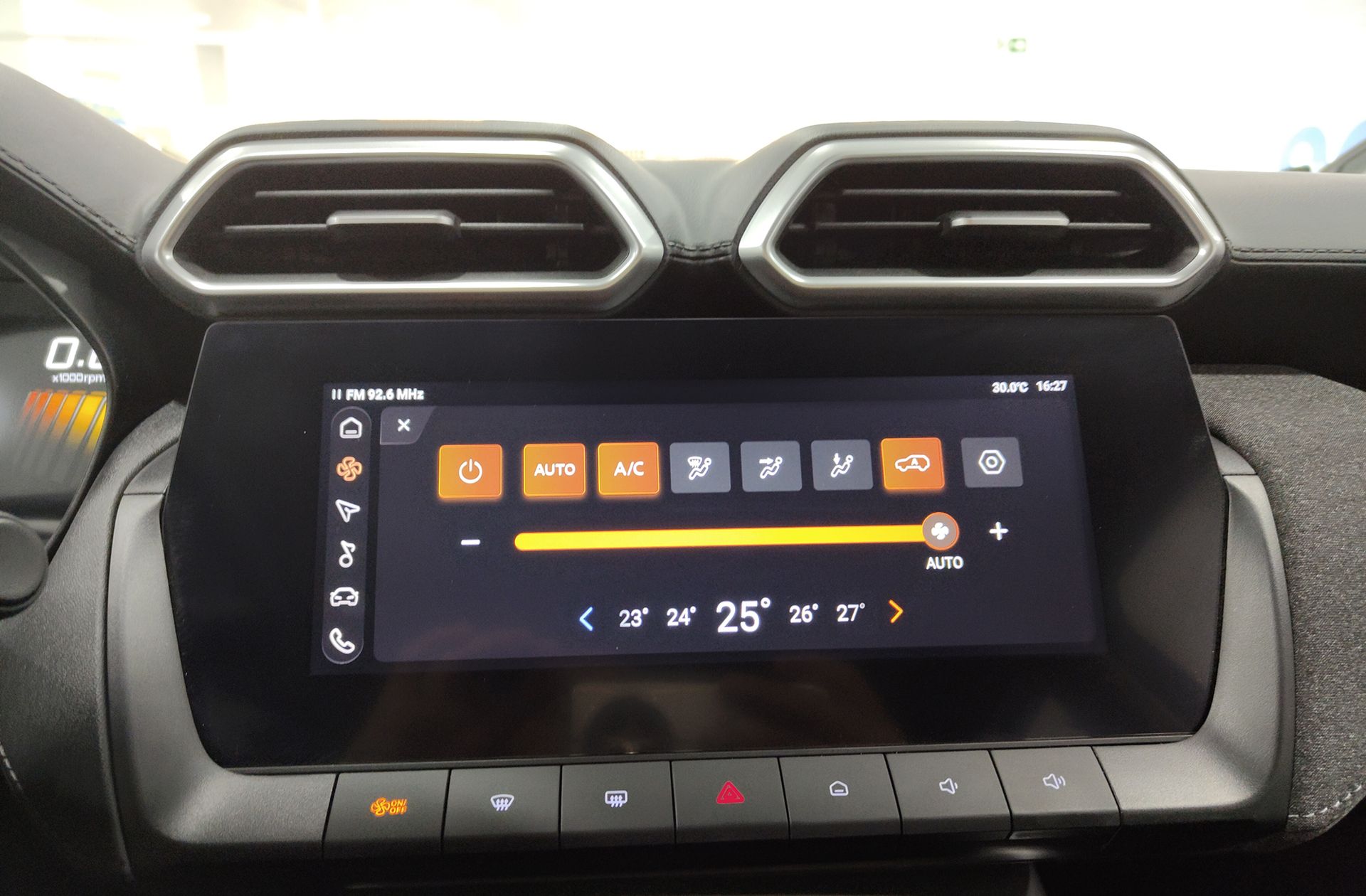 MG ZS 1.5 Hybrid+ Standard - foto 27