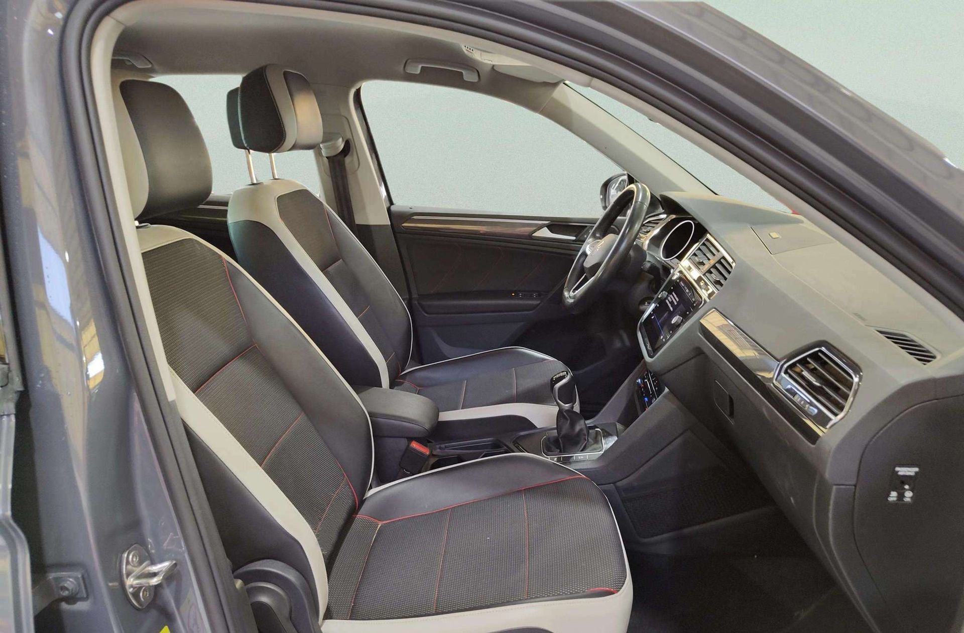 Volkswagen Tiguan Urban Sport 1.5 TSI - foto 19