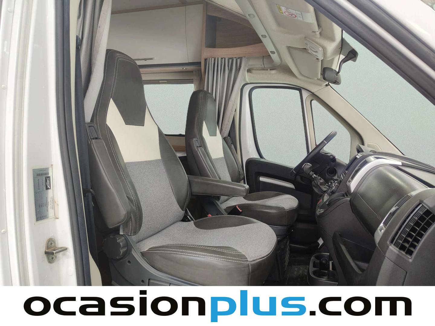 Foto asientos traseros Capron T 58 Capron T 58 Sun Light (120 Cv) 4 Plazas