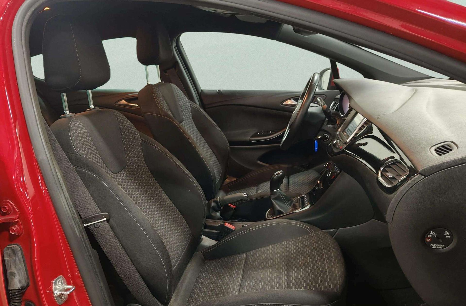 Opel Astra 1.6 CDTi Dynamic - foto 18