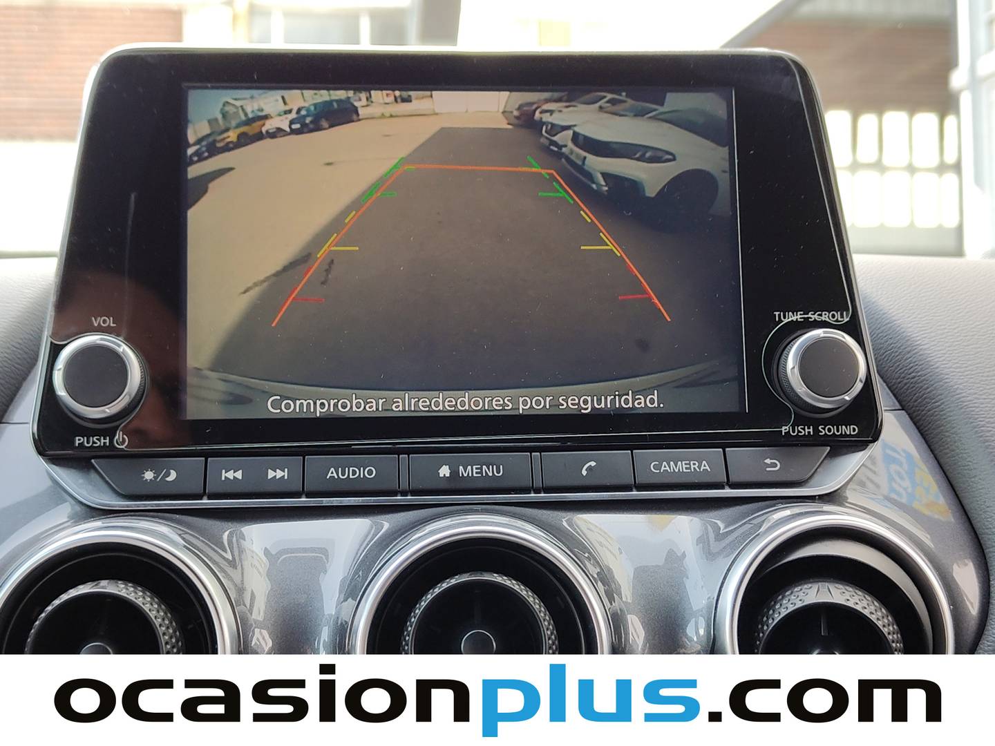 Equipamiento del Nissan JUKE Nissan Juke DIG-T N-Connecta 4x2 (114 CV)