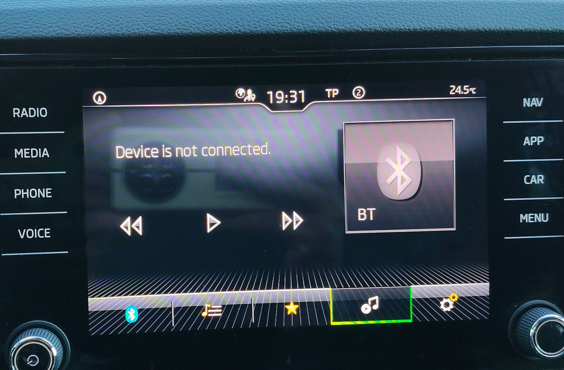 Škoda Karoq 2.0 TDI Selection - foto 34