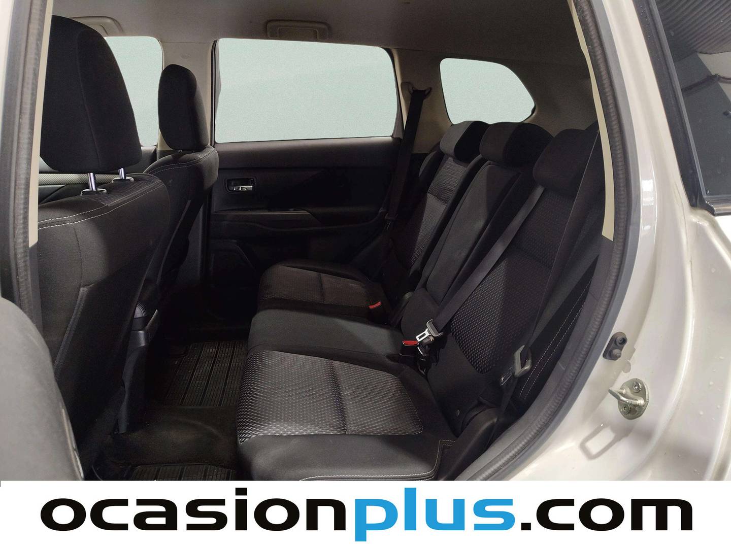 Foto asientos traseros Mitsubishi Outlander Mitsubishi Outlander 200 MPI Motion 2WD CVT (150 CV)