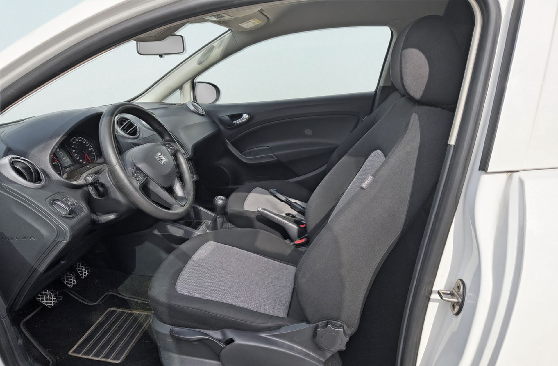 SEAT Ibiza Comercial 1.4 TDI Reference Plus - foto 7