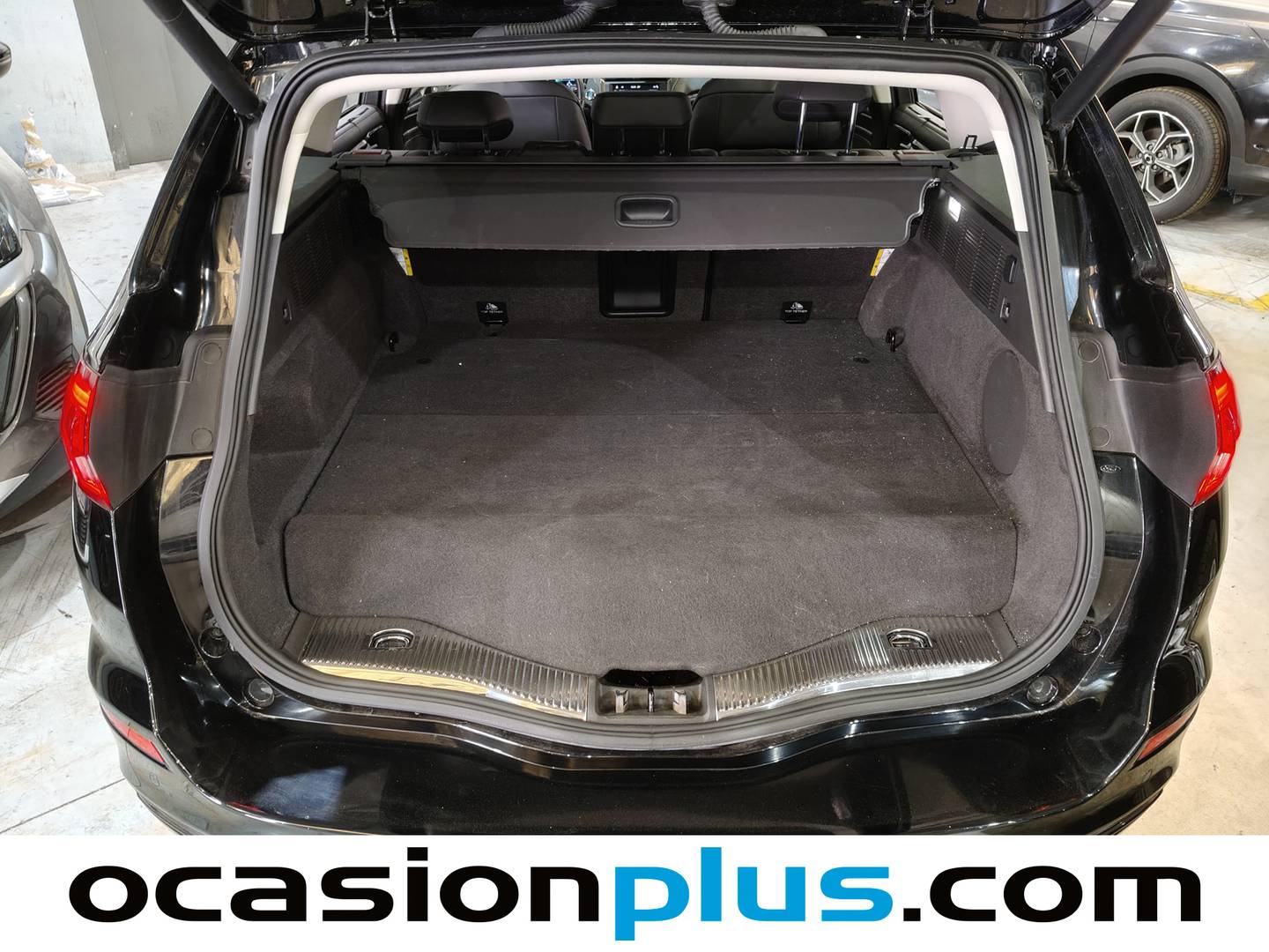 Foto asientos delanteros Ford Mondeo Ford Mondeo 2.0 Híbrido HEV Titanium Auto (187 CV)
