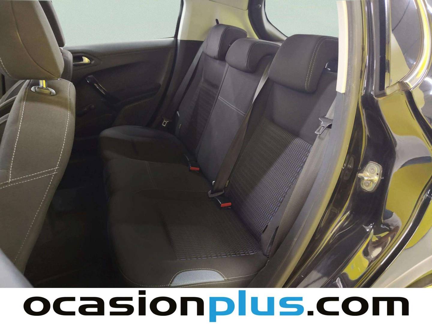 Foto asientos traseros Peugeot 208 Peugeot 208 1.6 e-HDI Allure (92 CV)