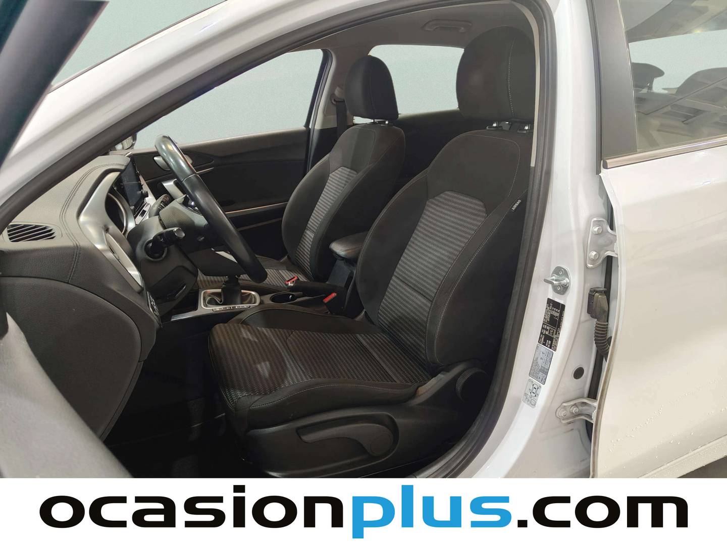 Foto asientos delanteros KIA Ceed Kia Ceed 1.6 MHEV iMT Drive (136 CV)