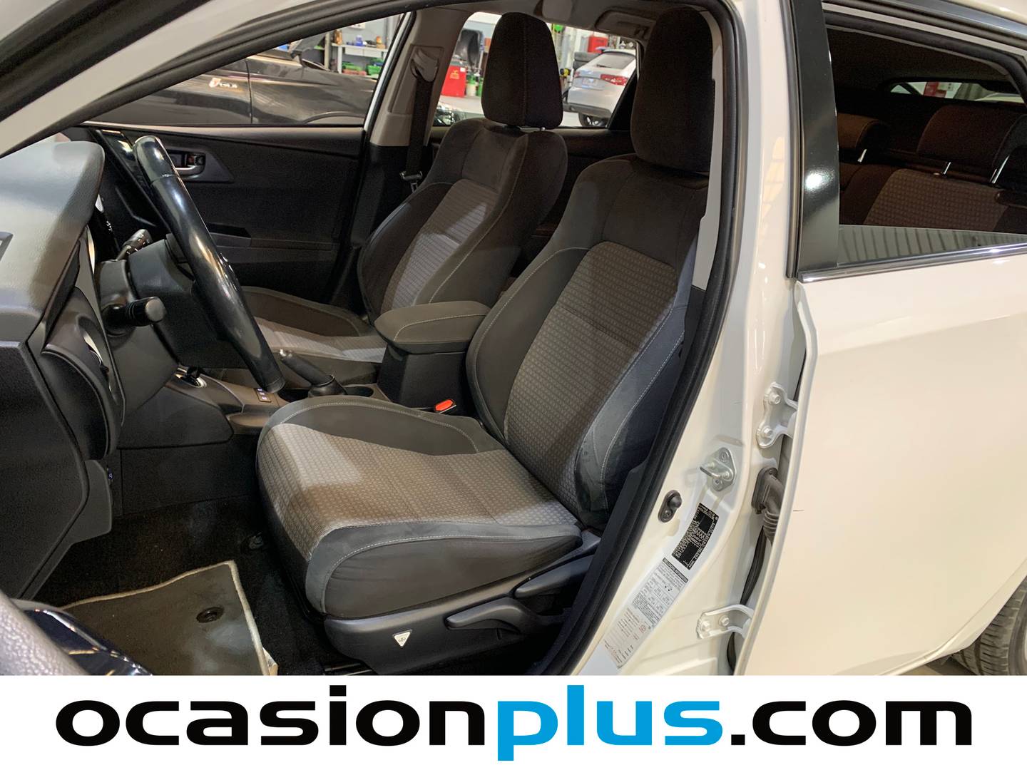 Foto Toyota Auris Toyota Auris 140H Hybrid Touring Sports Feel! Edition (136 CV)