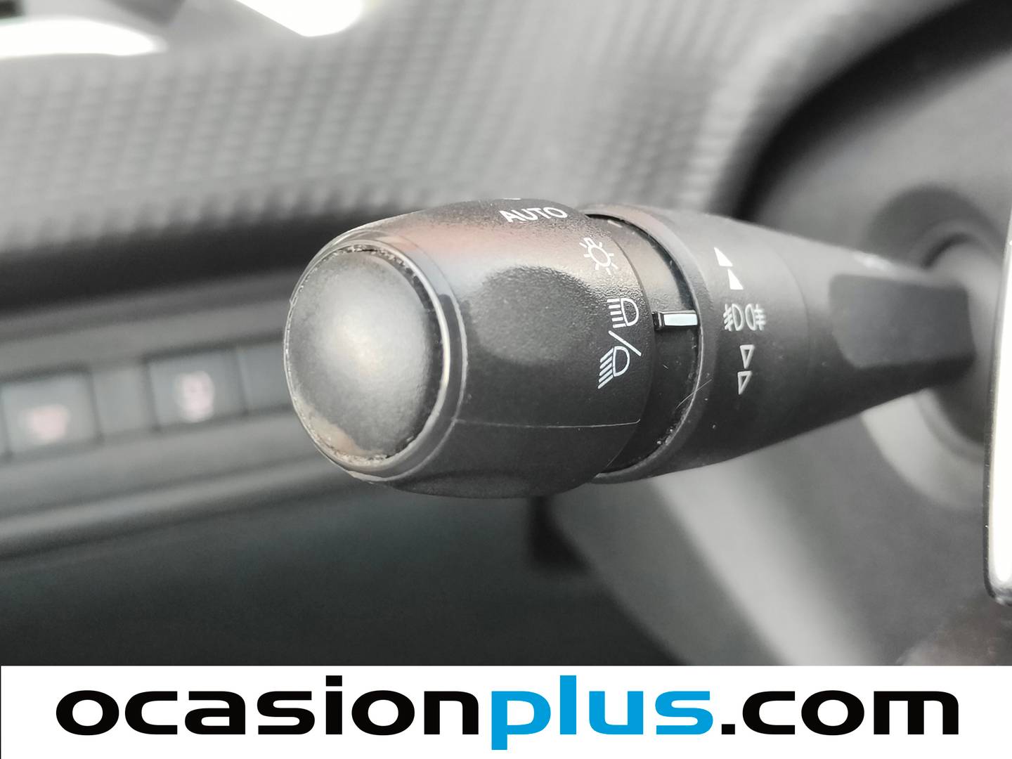 Equipamiento del Peugeot 2008 Peugeot 2008 VTI 82 Active ETG5 (82 CV)