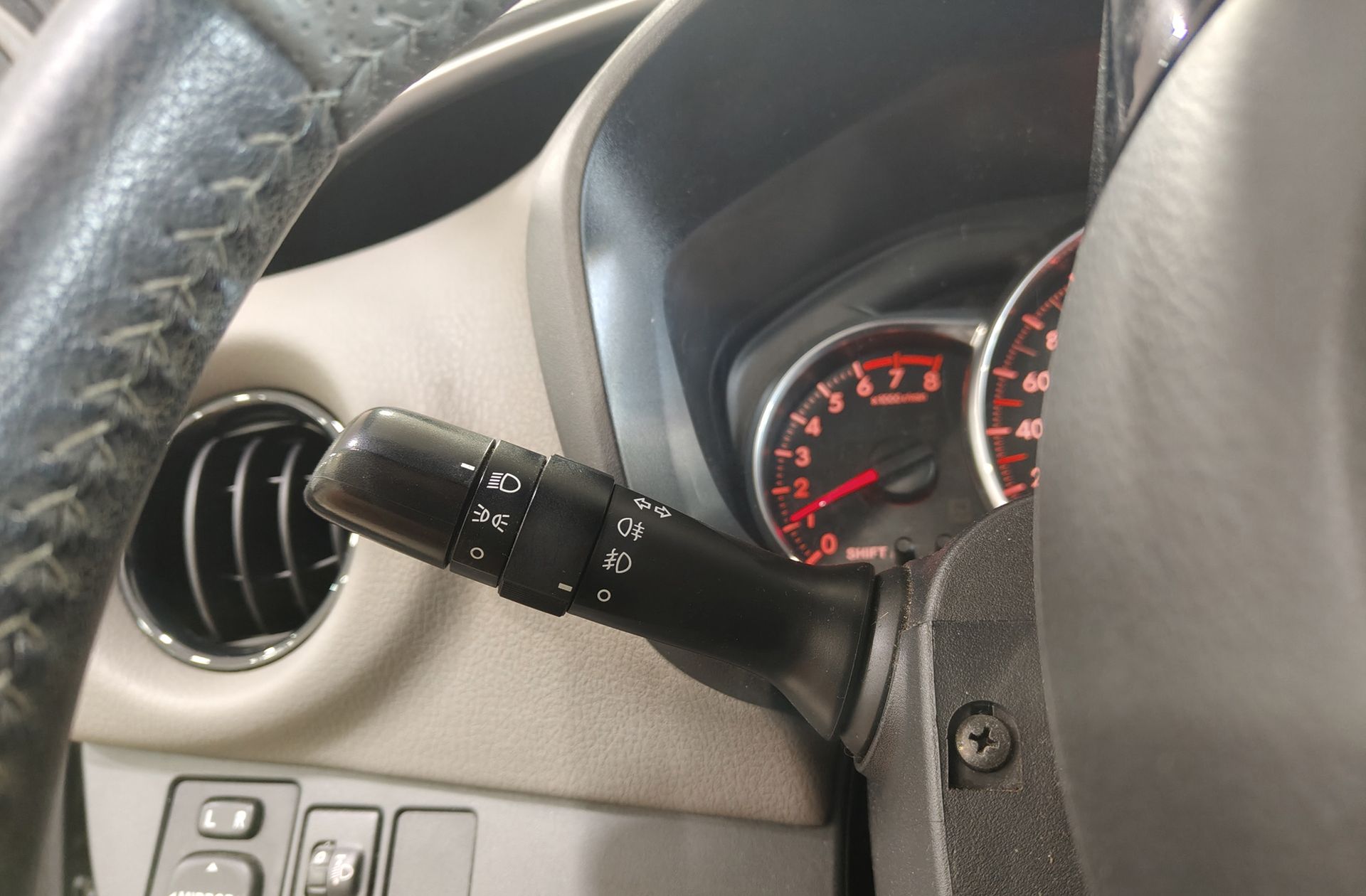 Toyota Yaris 1.3 100 Feel - foto 20