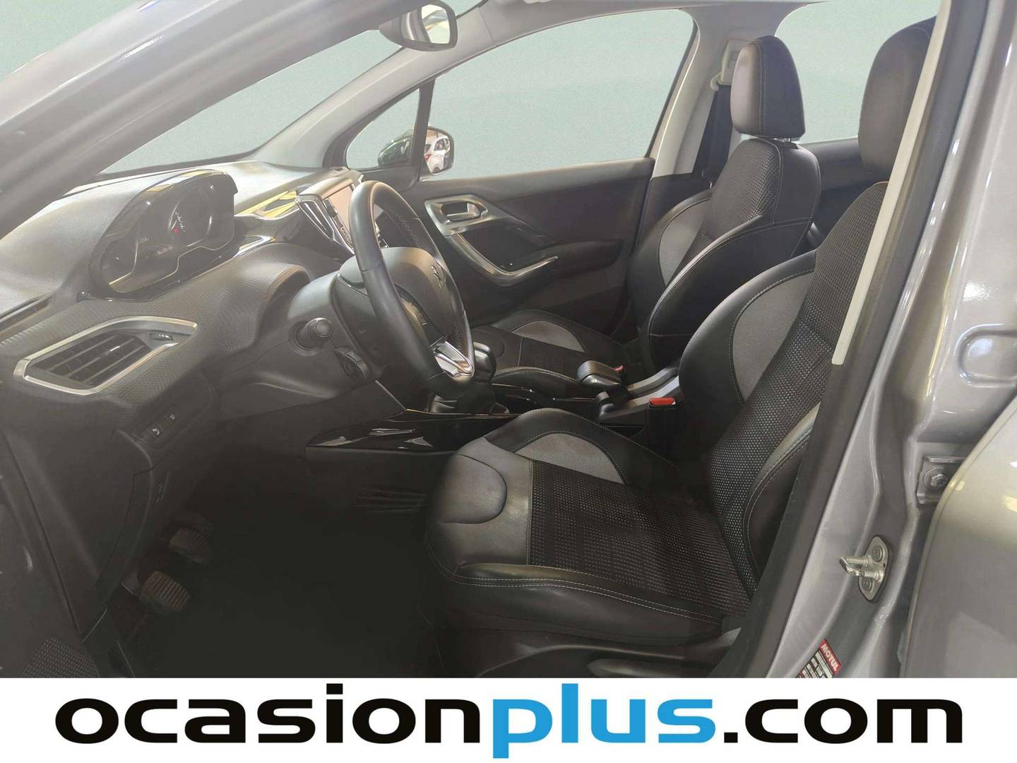 Foto asientos delanteros Peugeot 2008 Peugeot 2008 PureTech 110 S&S Allure (110 CV)