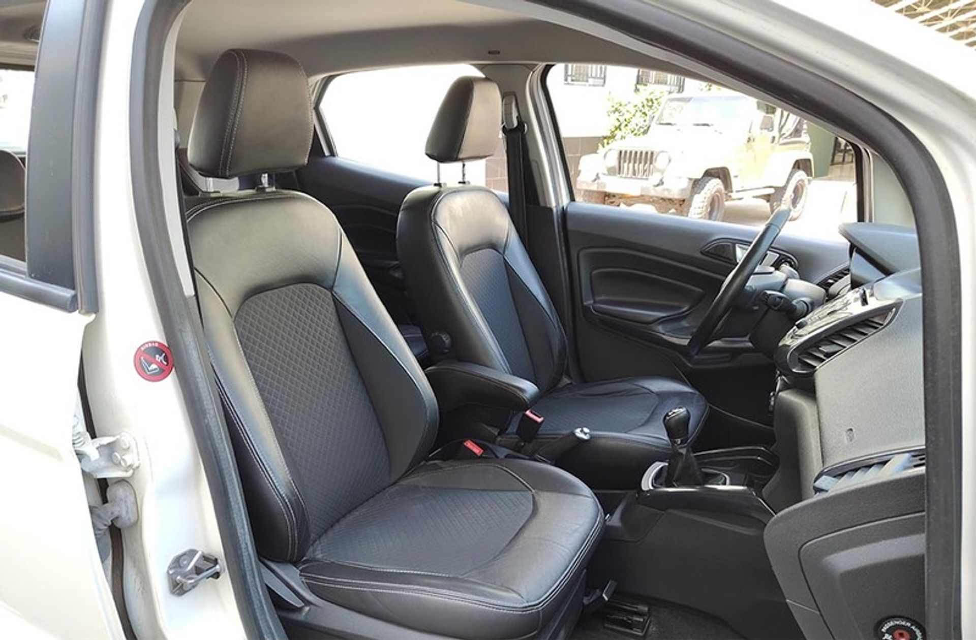 Ford EcoSport 1.5 TDCi Titanium - foto 15
