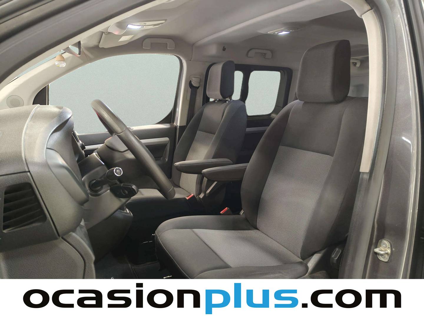 Foto asientos delanteros Citroën Spacetourer Citroen Spacetourer BlueHDi 115 Talla XS Business (115 CV)