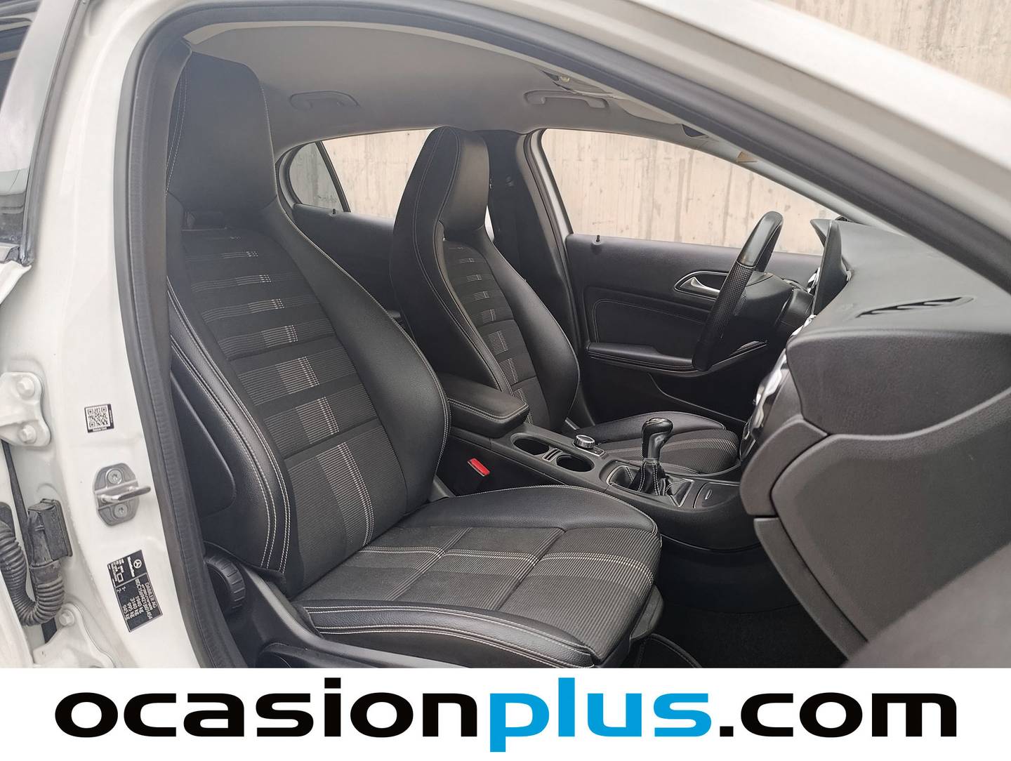 Acabados Mercedes GLA Mercedes-Benz GLA 180 (122 CV)