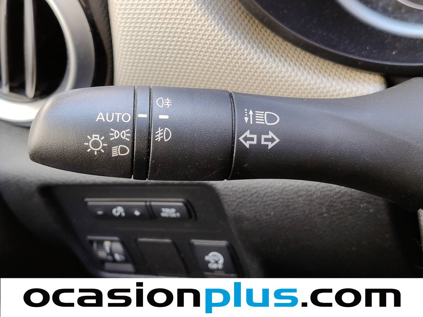 Equipamiento del Nissan Micra Nissan Micra 1.5 dCi N-CONNECTA 66 kW (90 CV)