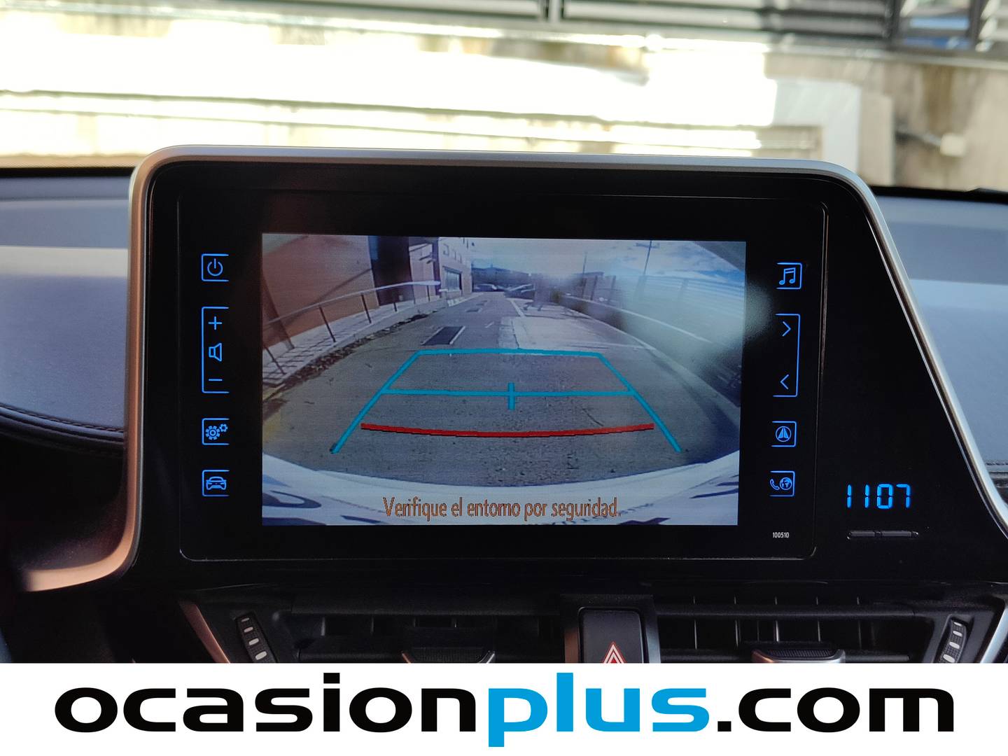 Foto Toyota C-HR Toyota C-HR 1.8 125H Advance (122 CV)