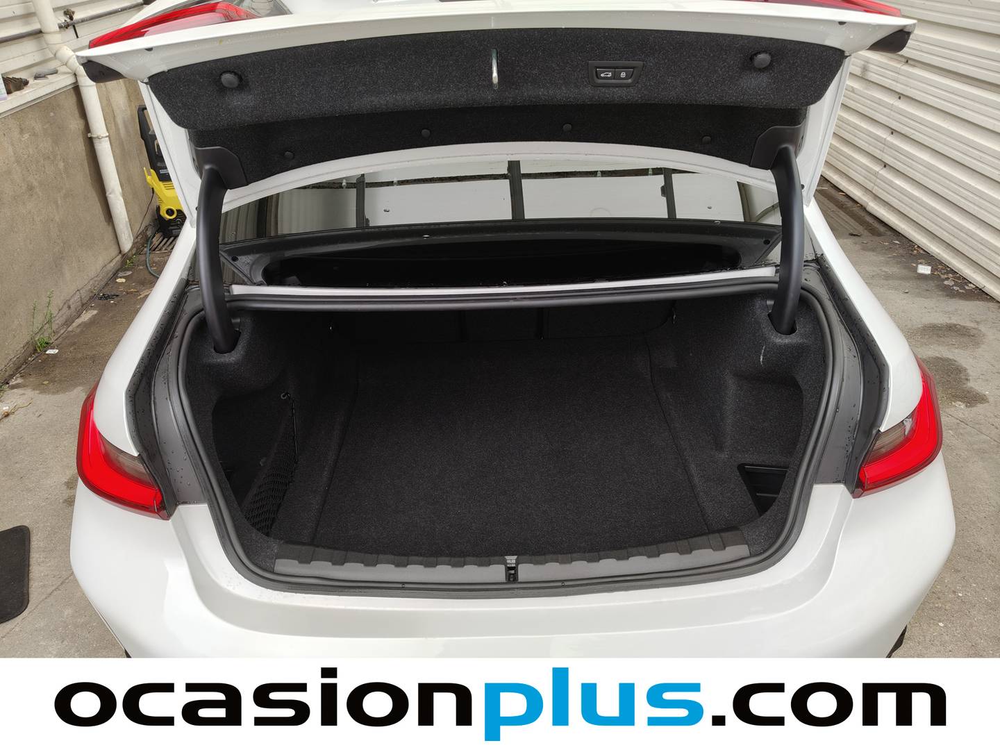 Fotos maletero BMW Serie 3 BMW Serie 3 318d (150 CV) Pack M