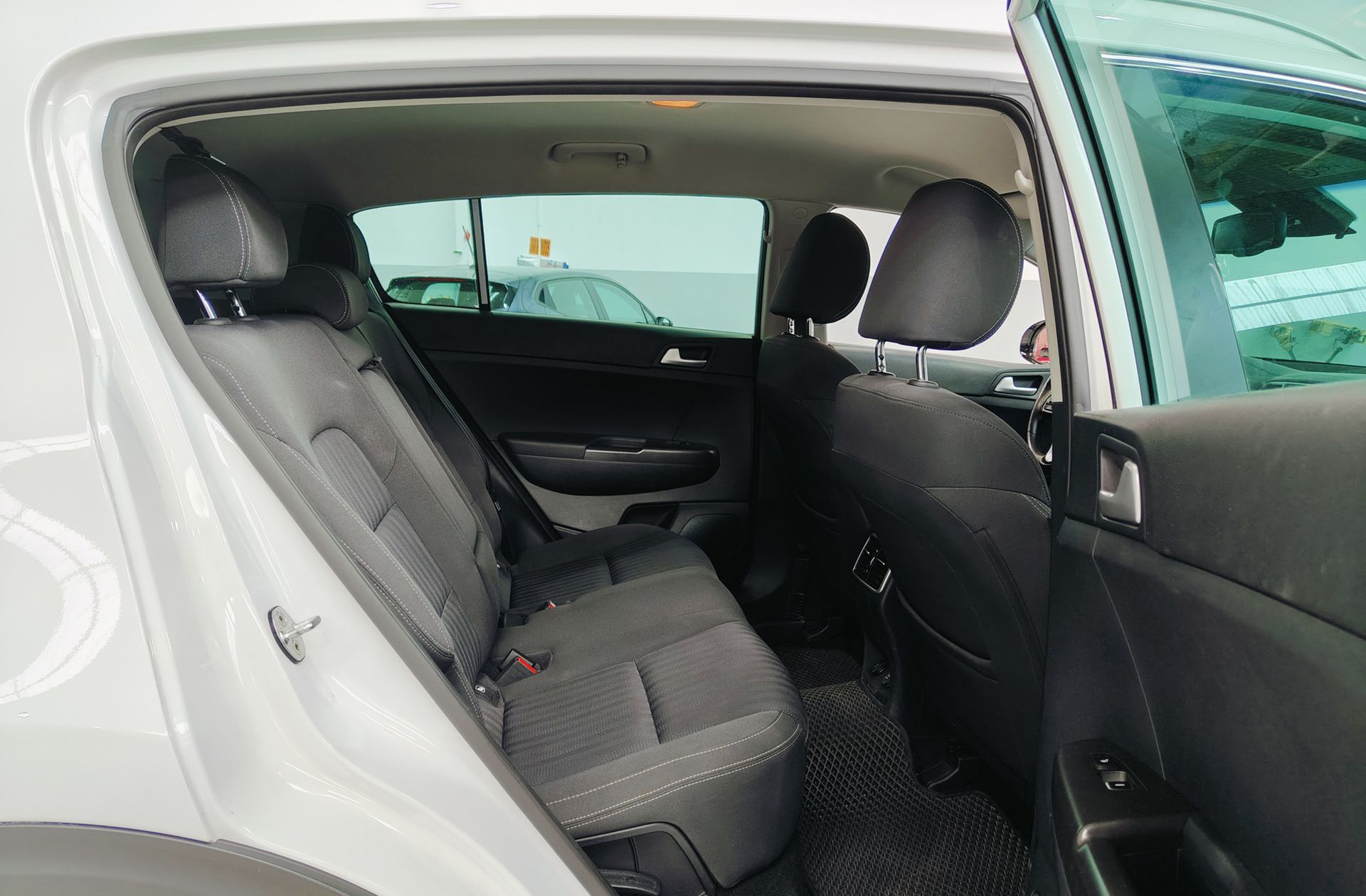 Kia Sportage 1.6 CRDi Concept 4x2 - foto 17