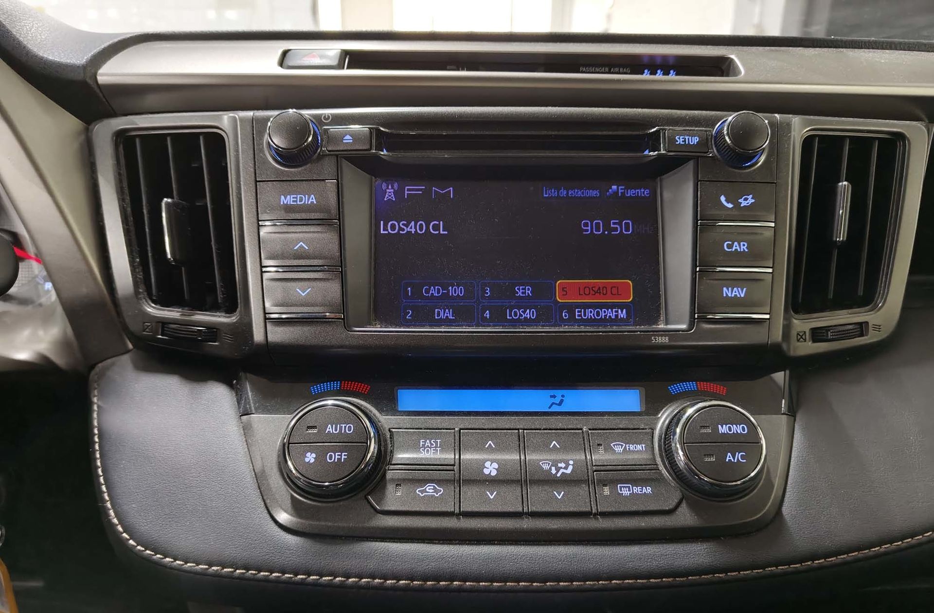 Toyota RAV4 120D Advance 4x2 - foto 27