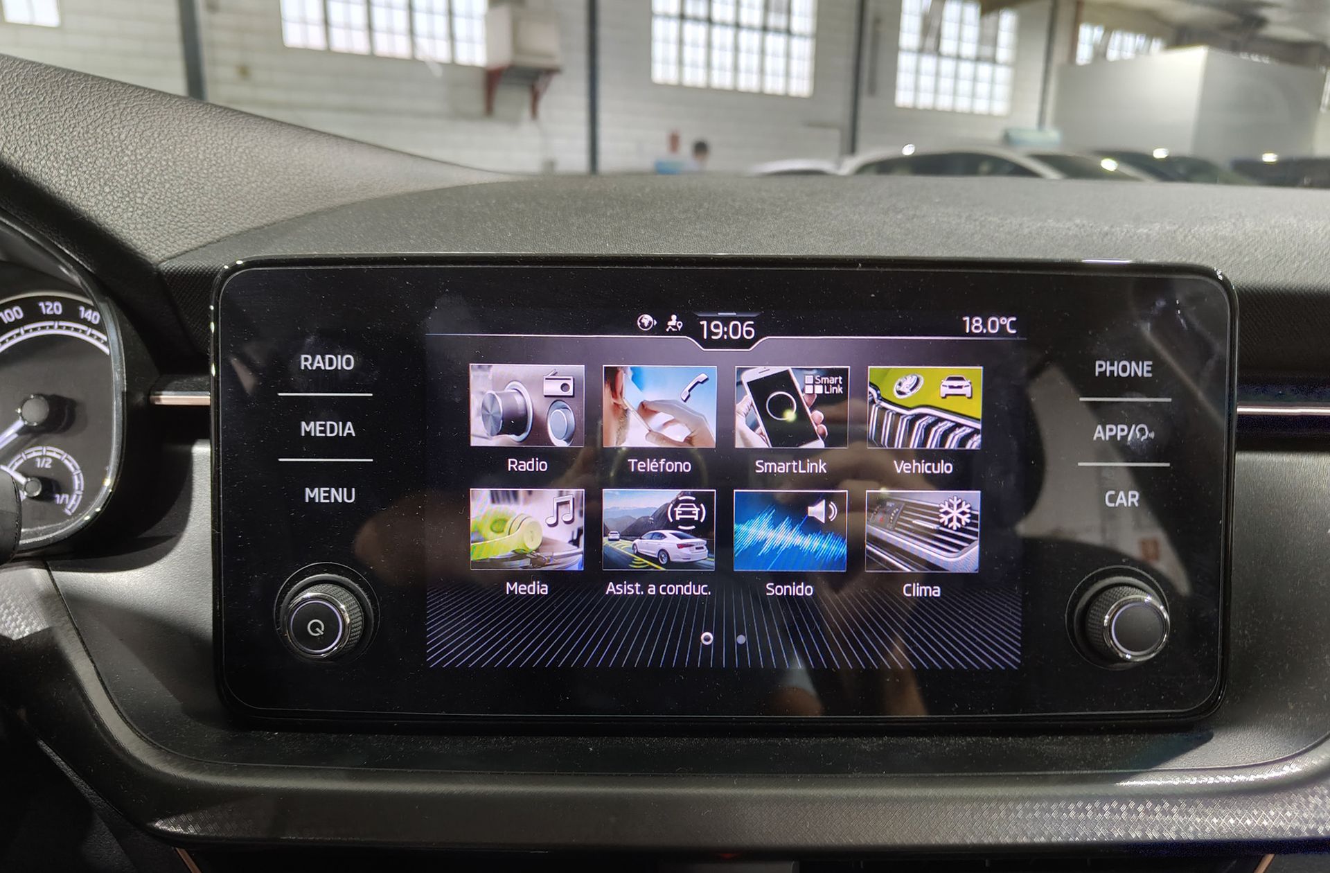 Škoda Kamiq 1.5 TSI Style - foto 29