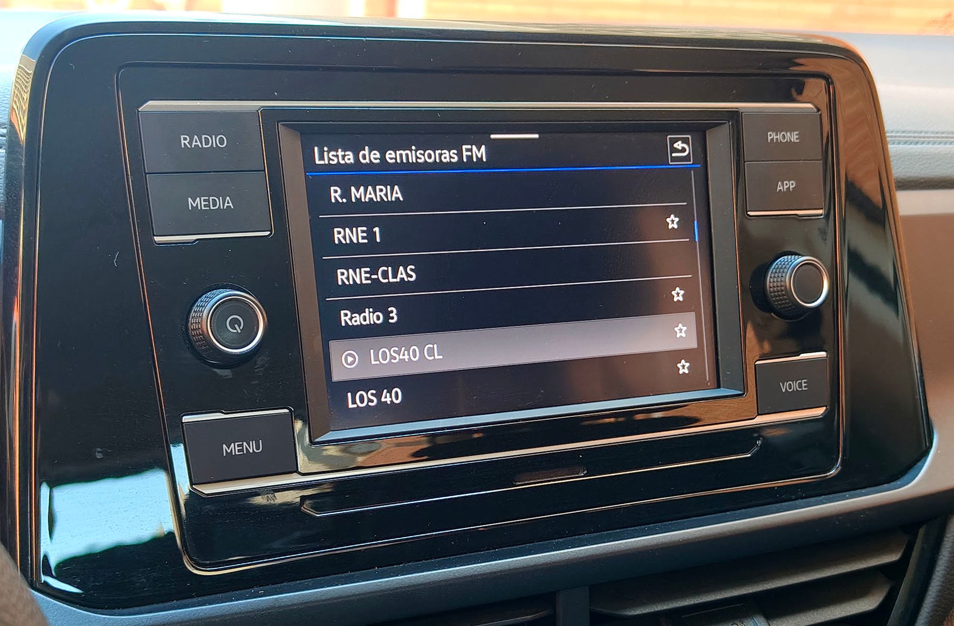 Volkswagen T-Roc 1.0 TSI - foto 31