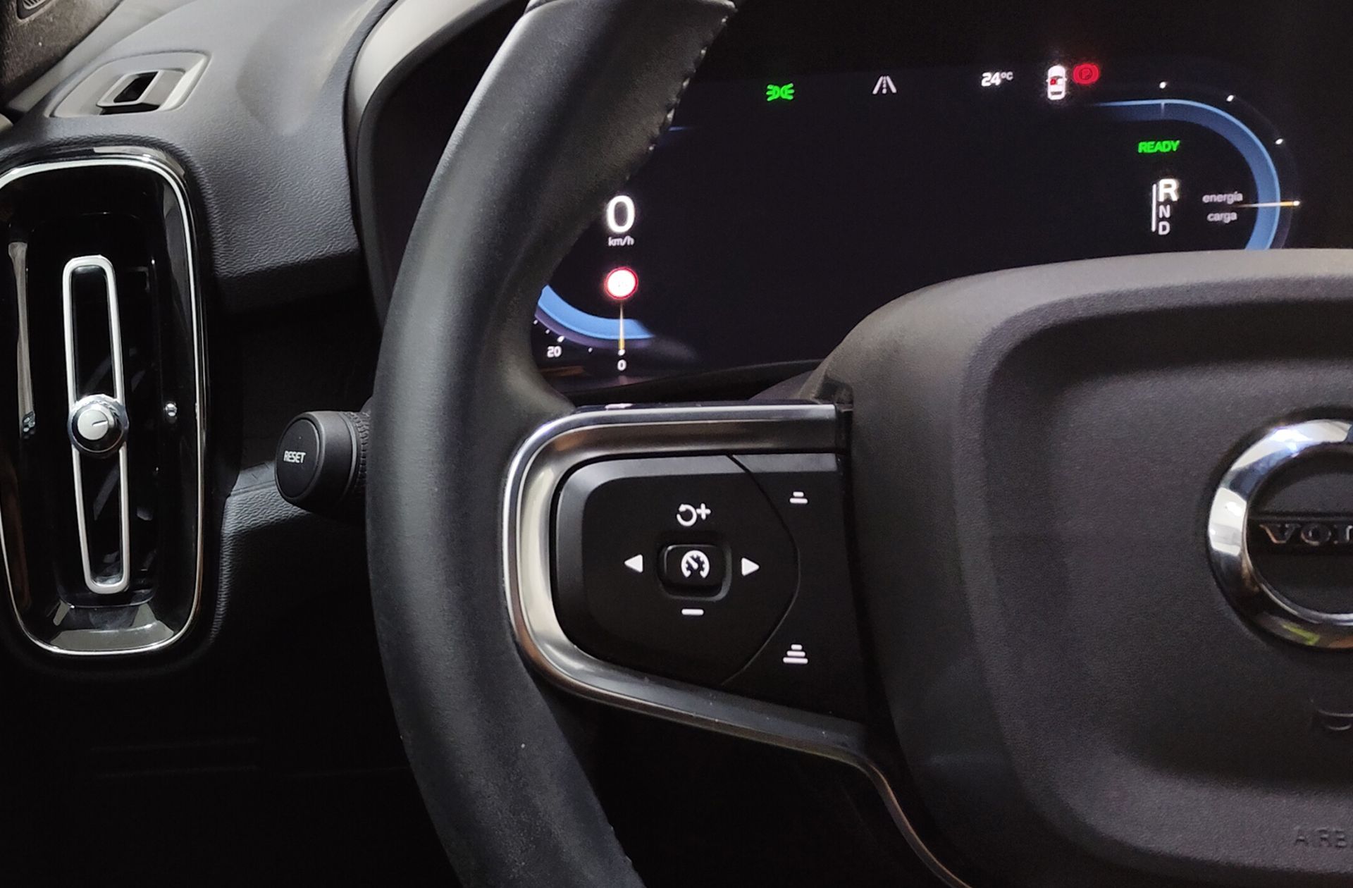 Volvo XC40 Recharge Plus - foto 27