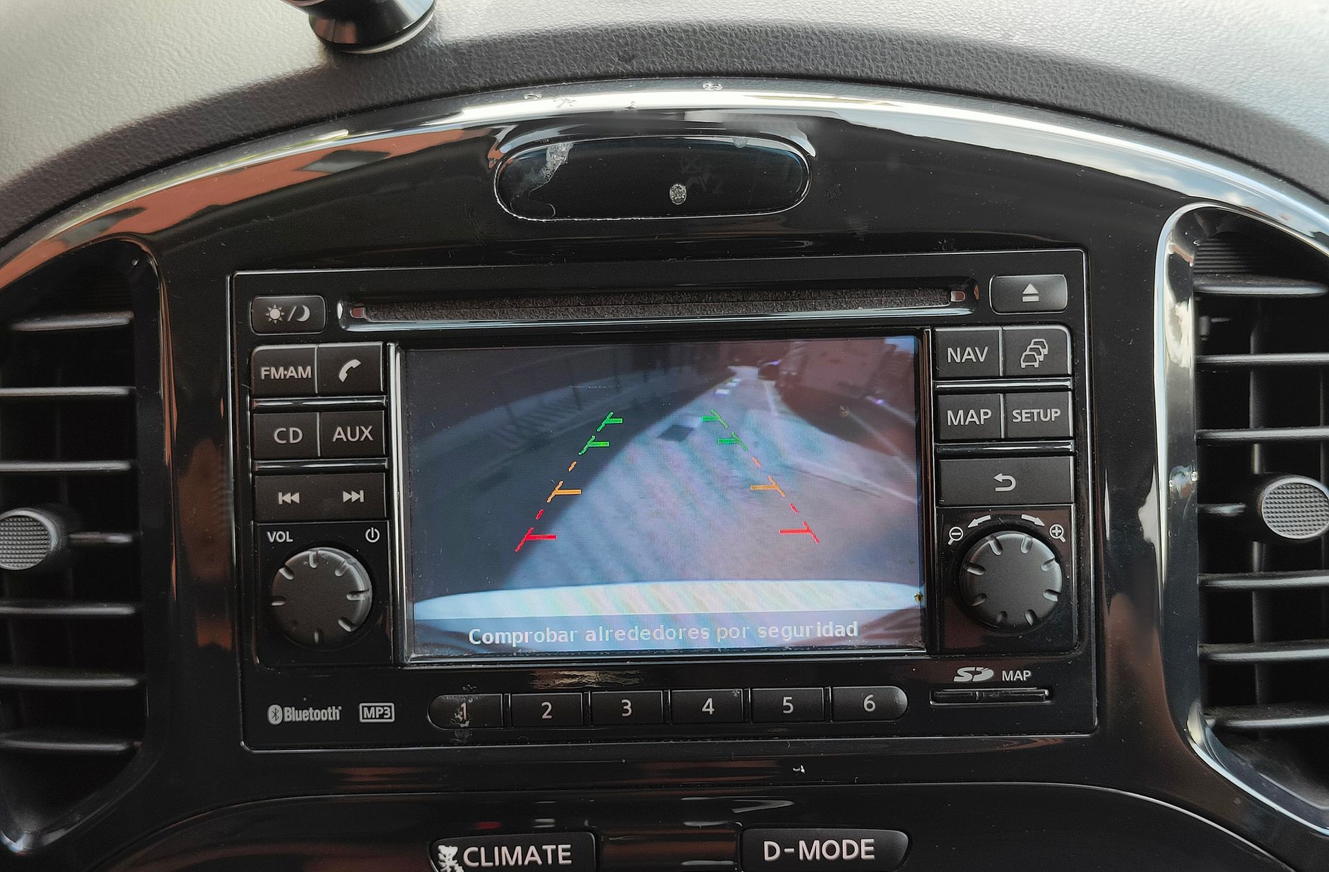 Nissan Juke 1.6 Acenta Connect 4x2 CVT - foto 8