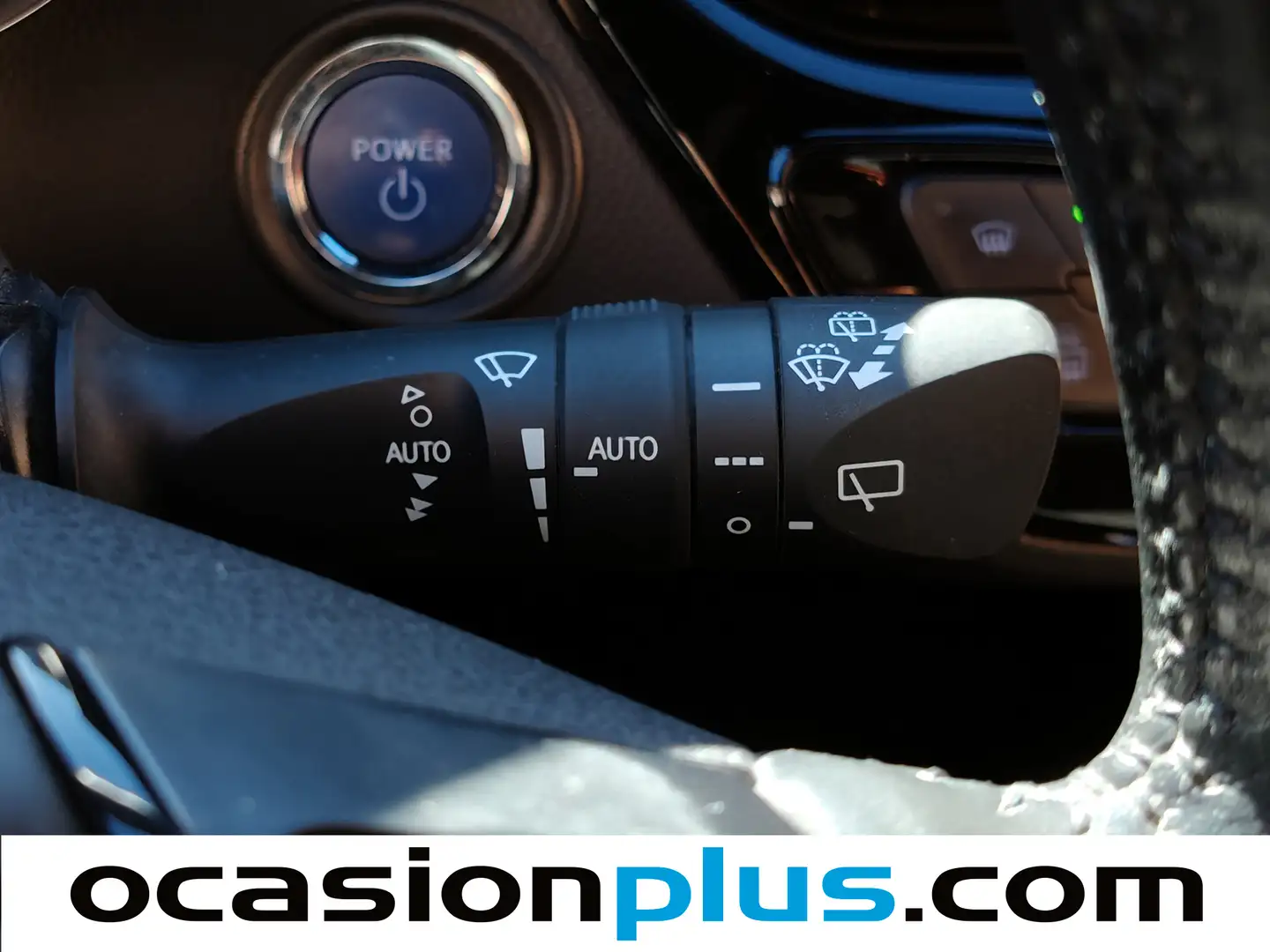 Foto Toyota C-HR Toyota C-HR 1.8 125H Advance (122 CV)