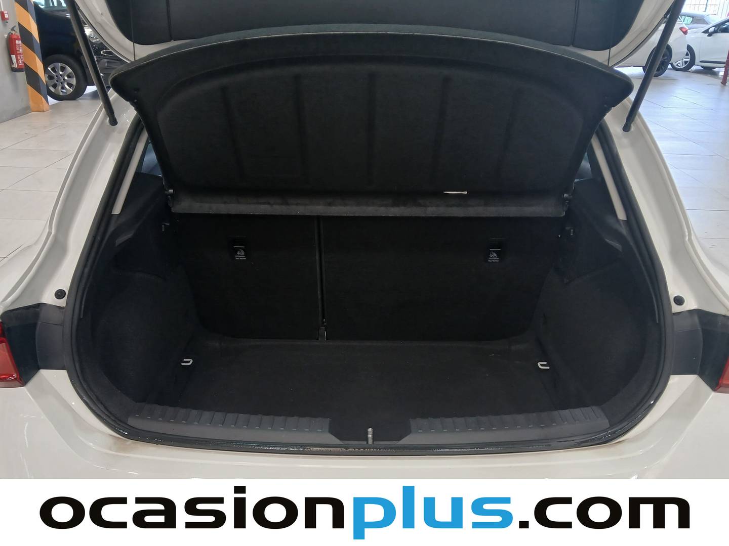 Fotos maletero Seat León Seat León 2.0 TDI S&S Style Go (115 CV)