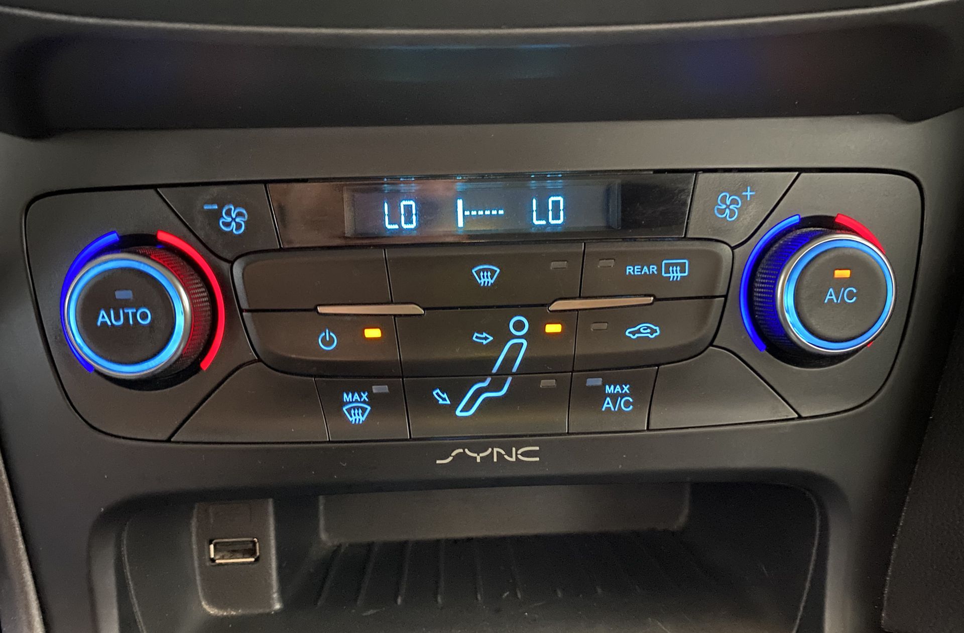 Ford Focus 1.0 EcoBoost Trend+ - foto 25