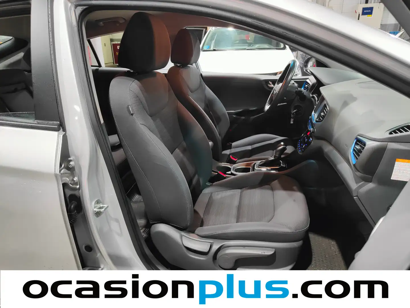 Foto Hyundai IONIQ Hyundai Ioniq 1.6 GDI HEV Klass Nav DCT (141 CV)