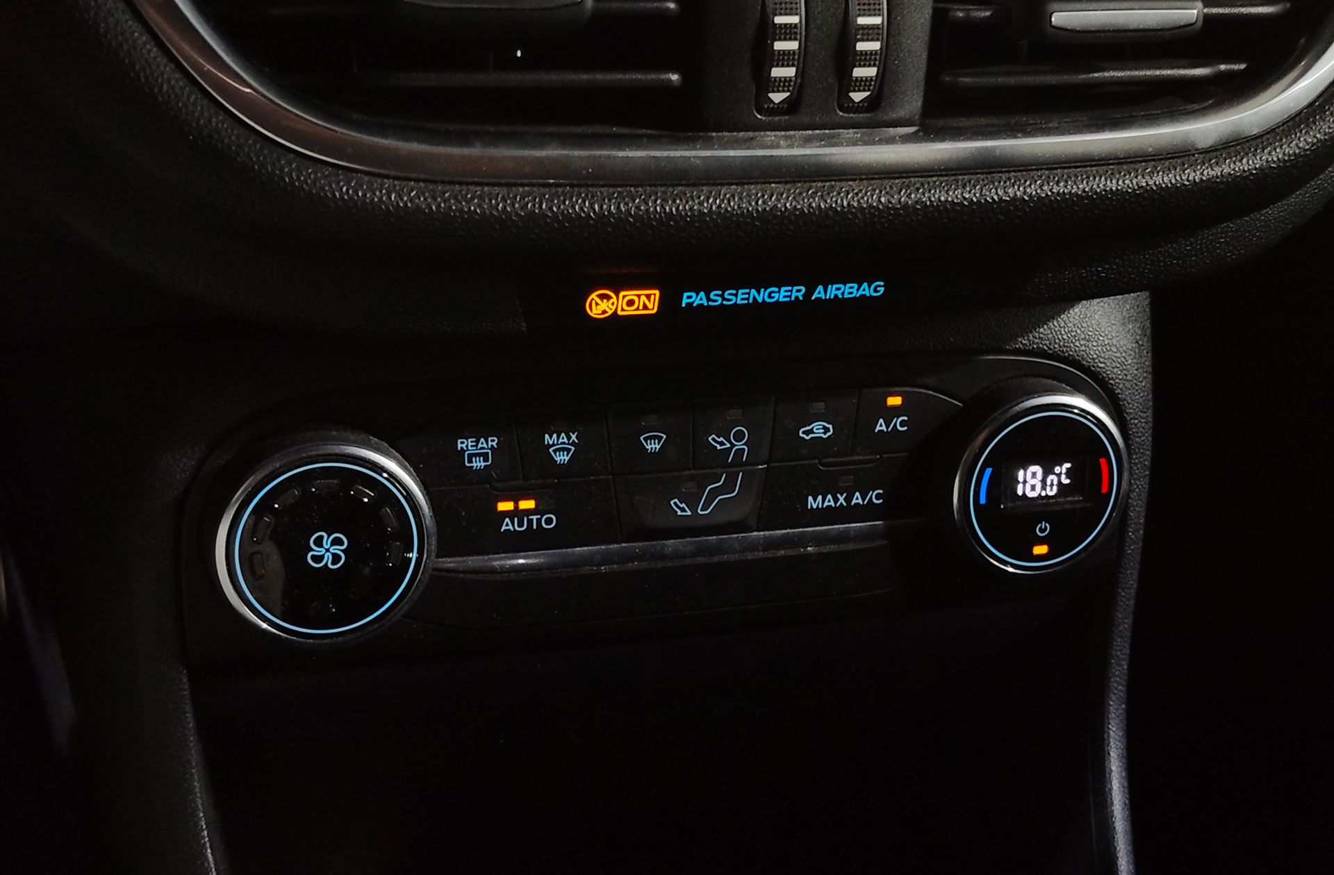 Ford Fiesta 1.0 EcoBoost MHEV ST-Line - foto 32