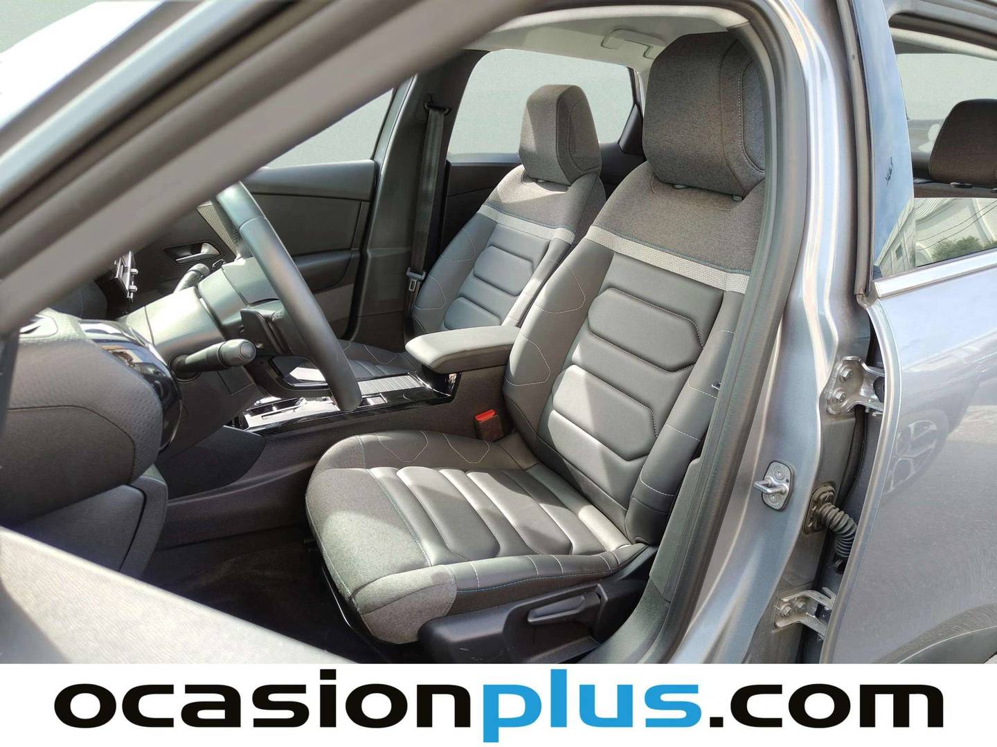 Foto Citroën C4 X Citroen C4 X 1.2 PureTech 130 S&S Shine EAT8 (131 CV)