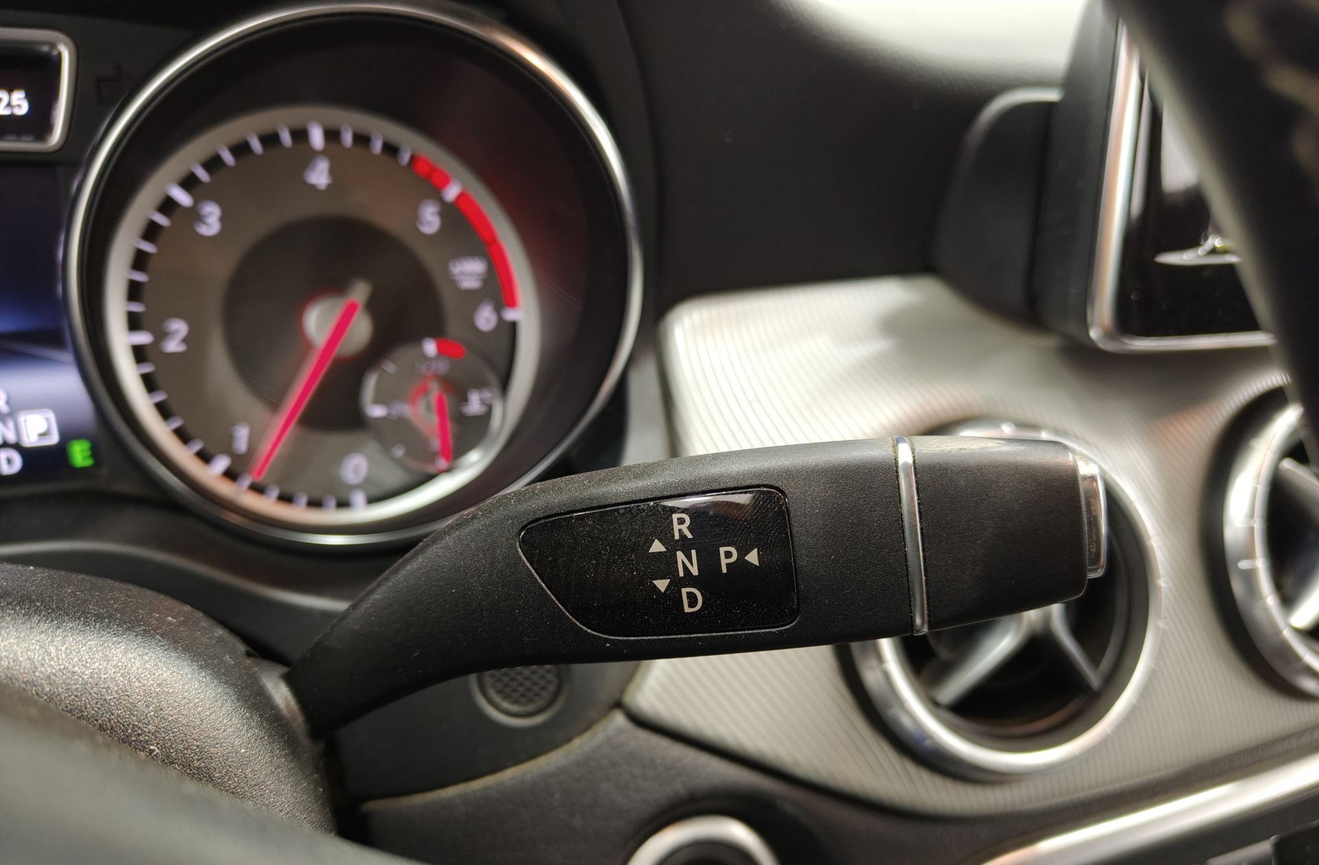 Mercedes-Benz CLA 220 CDI Urban - foto 5